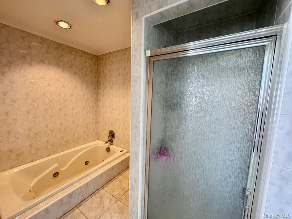 #17 photo, 980 Siems Court, ナッソー郡 North Bellmore , NY 11710