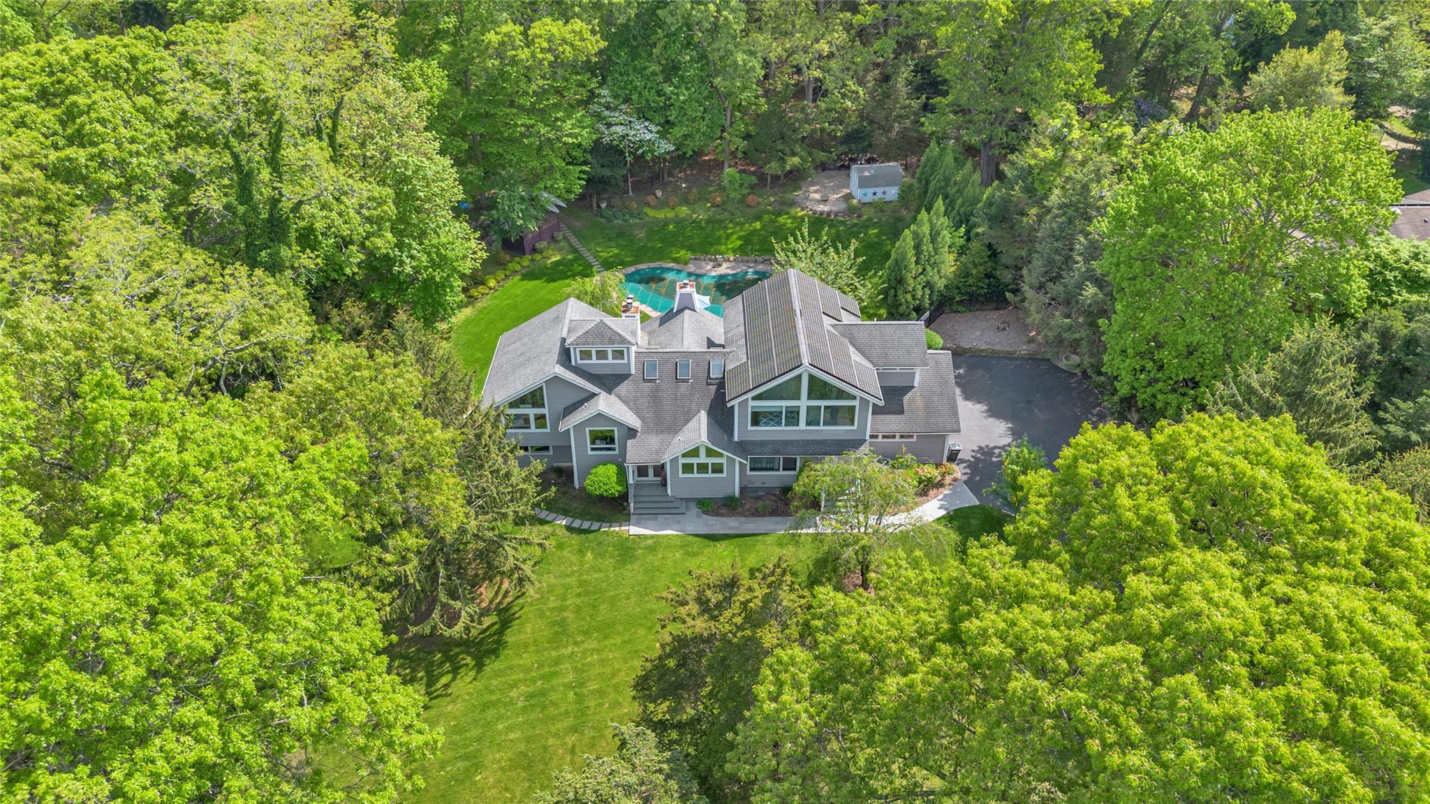 #1 photo, 29 Eatons Neck Road, Northport , NY 11768