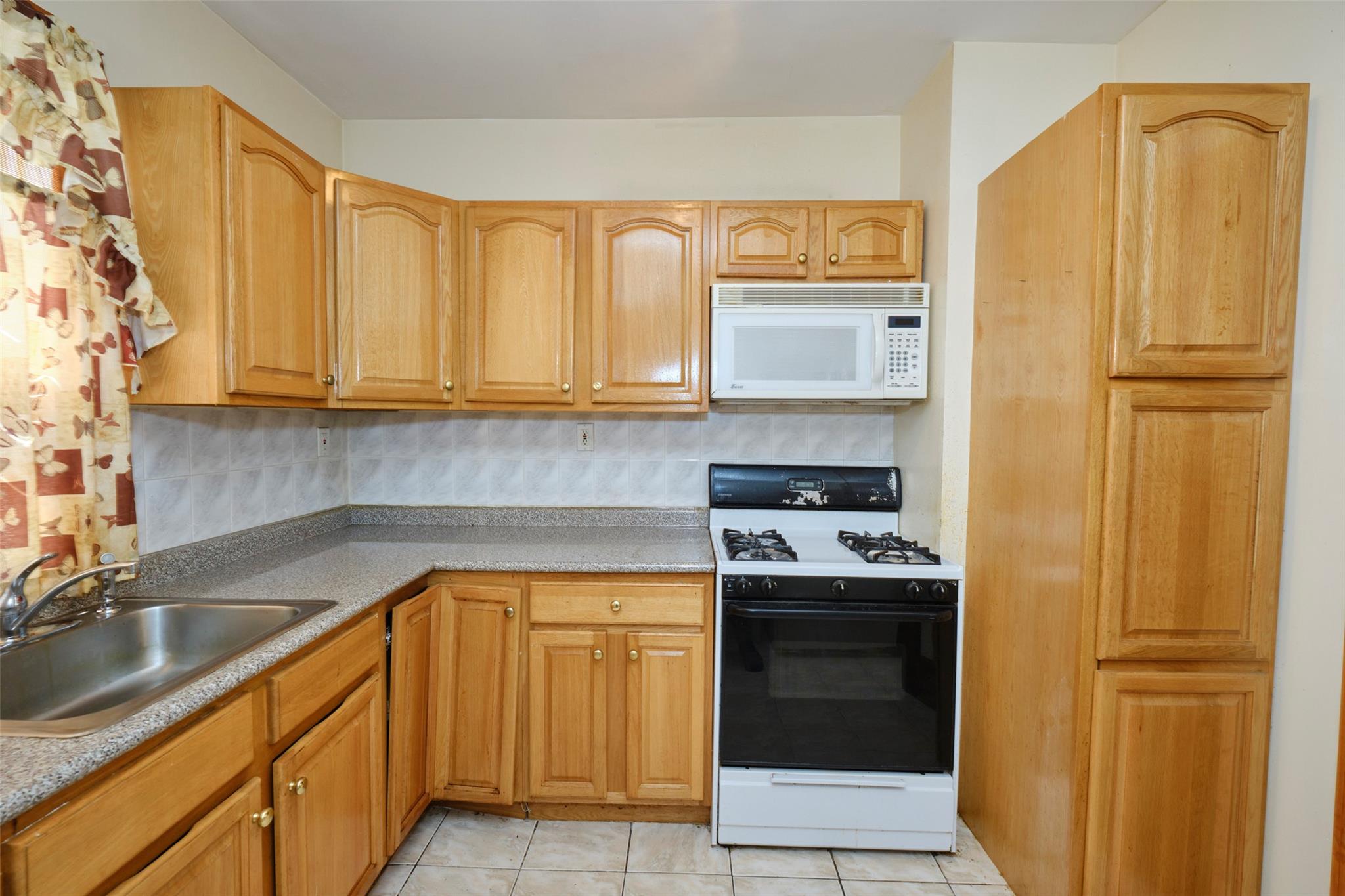 #13 photo, 90-62 204th Street, 皇后區 Hollis , NY 11423