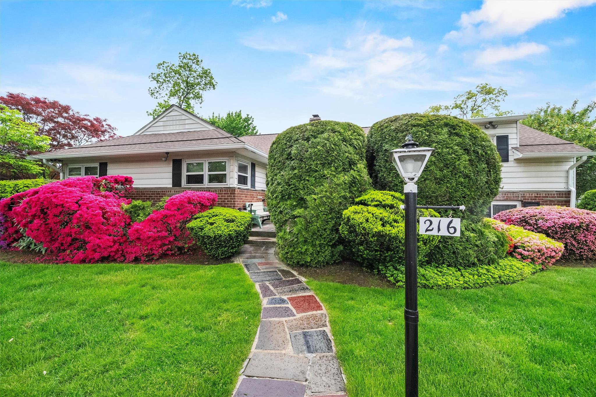 #1 photo, 216 Colonial Parkway, Yonkers , NY 10710