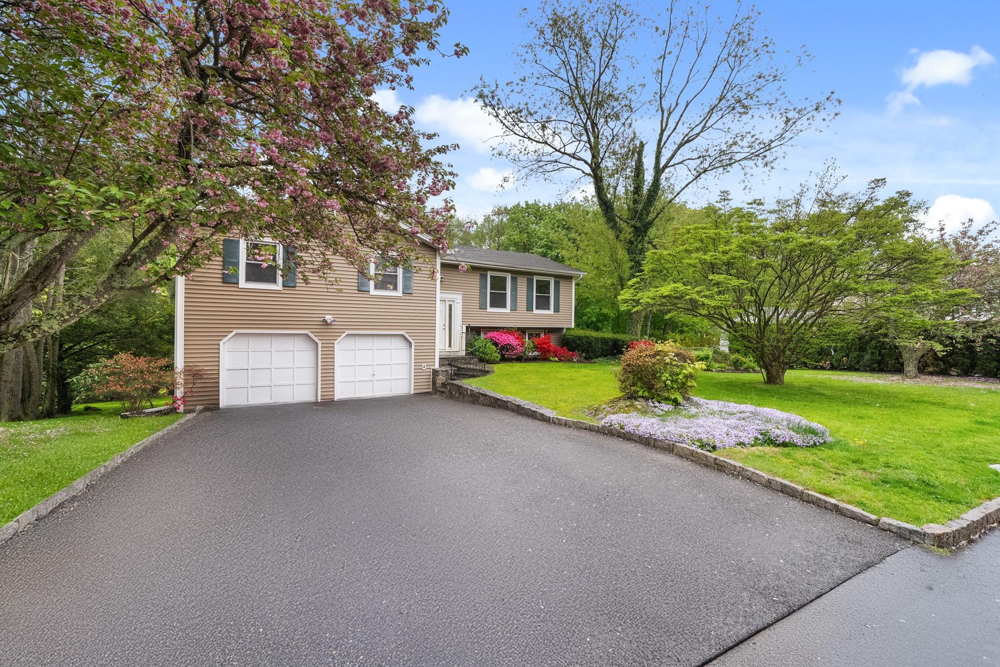 #1 photo, 14 Monroe Drive, White Plains , NY 10605