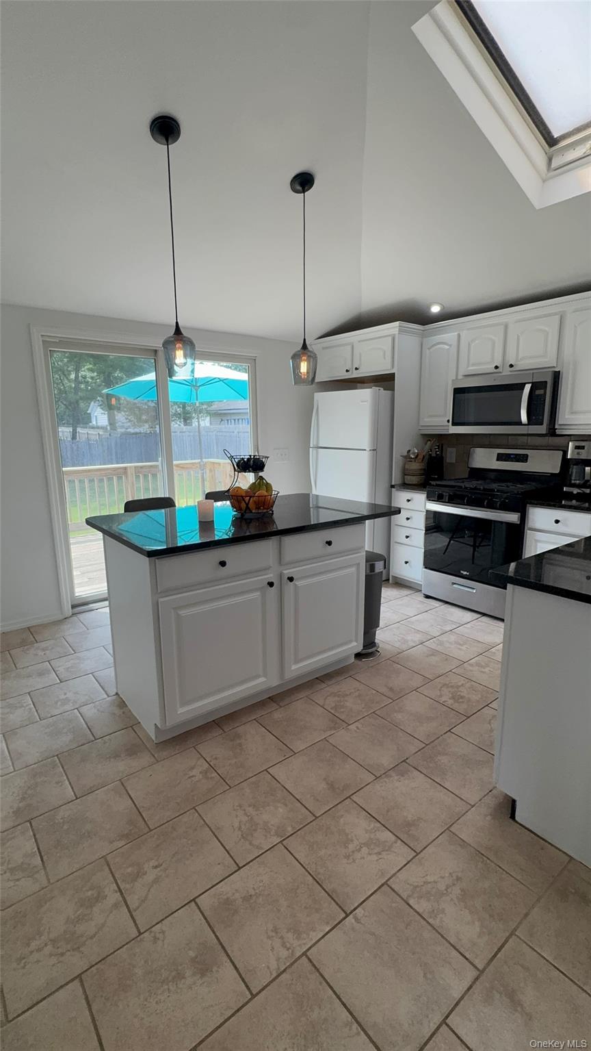 #13 photo, 519 Sweezy Avenue, サフォーク郡 Riverhead , NY 11901