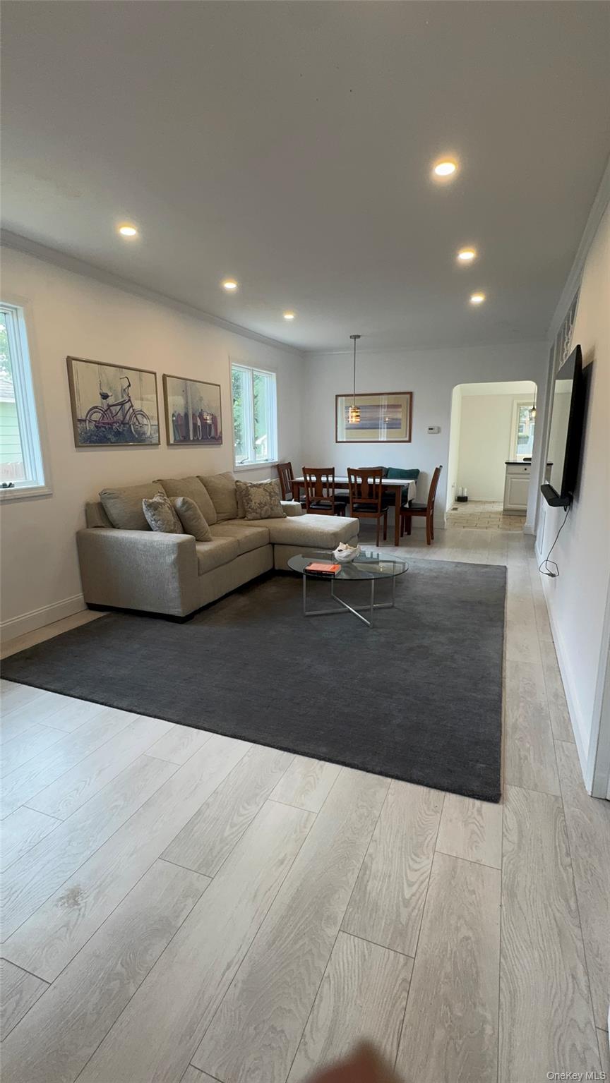 #3 photo, 519 Sweezy Avenue, サフォーク郡 Riverhead , NY 11901