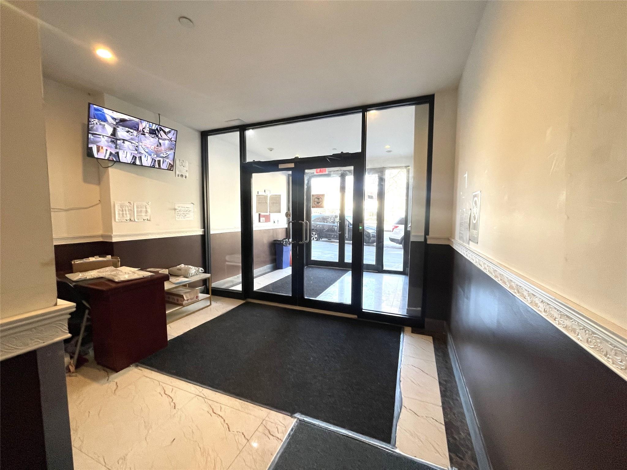 #2 photo, 70-26 Queens Boulevard, クイーンズ区 Woodside , NY 11377