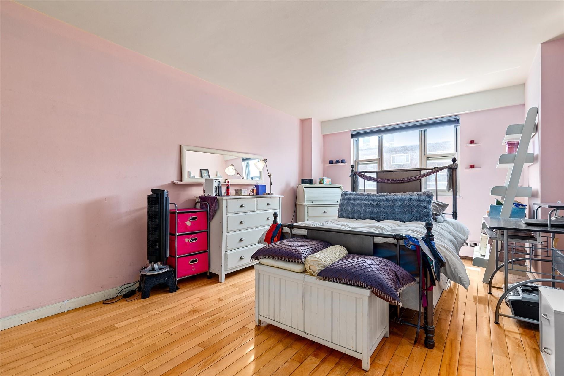 #8 photo, 52-30 39 Drive, クイーンズ区 Woodside , NY 11377