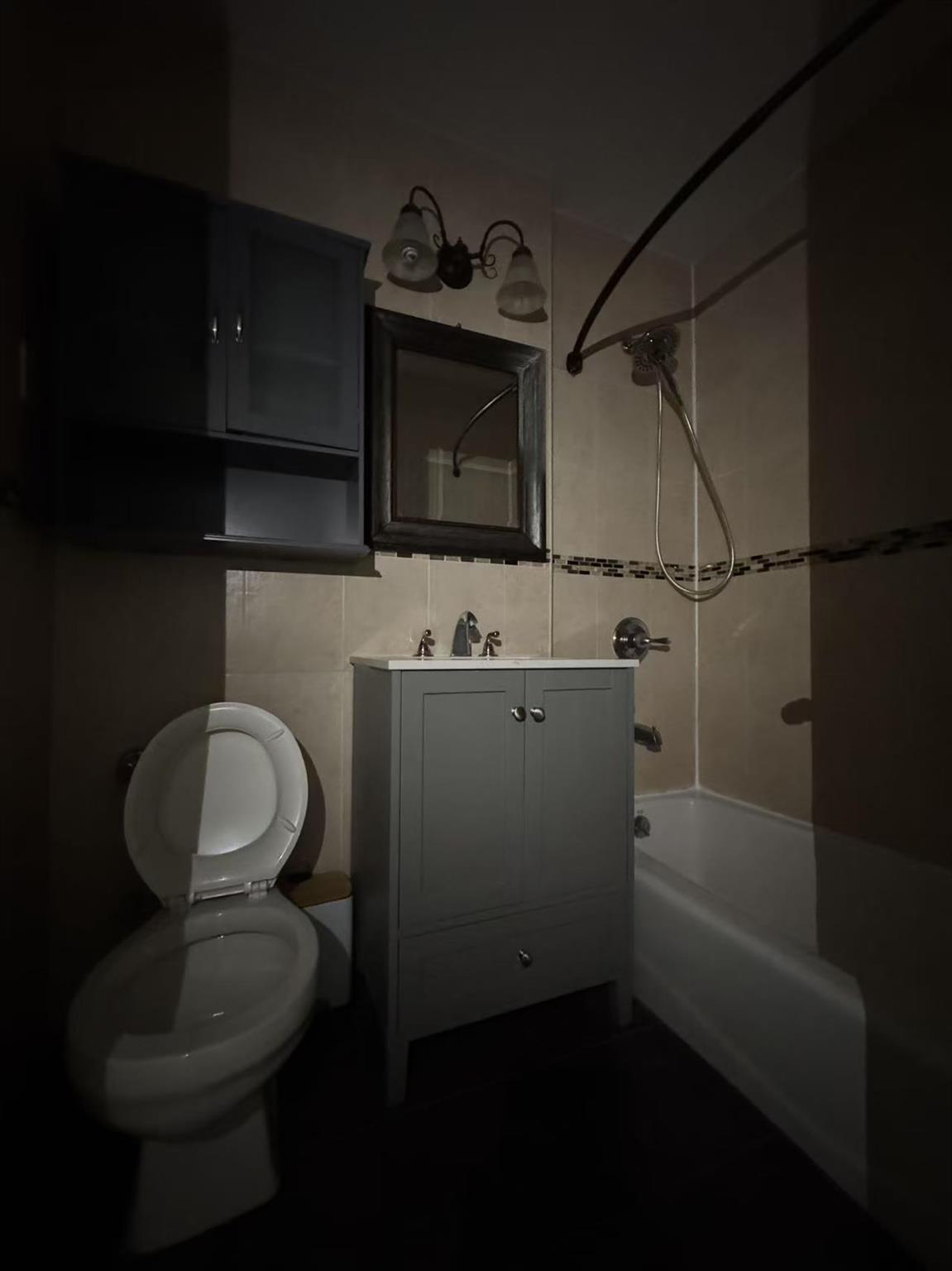 #7 photo, 100-25 Queens Boulevard, Forest Hills , NY 11375