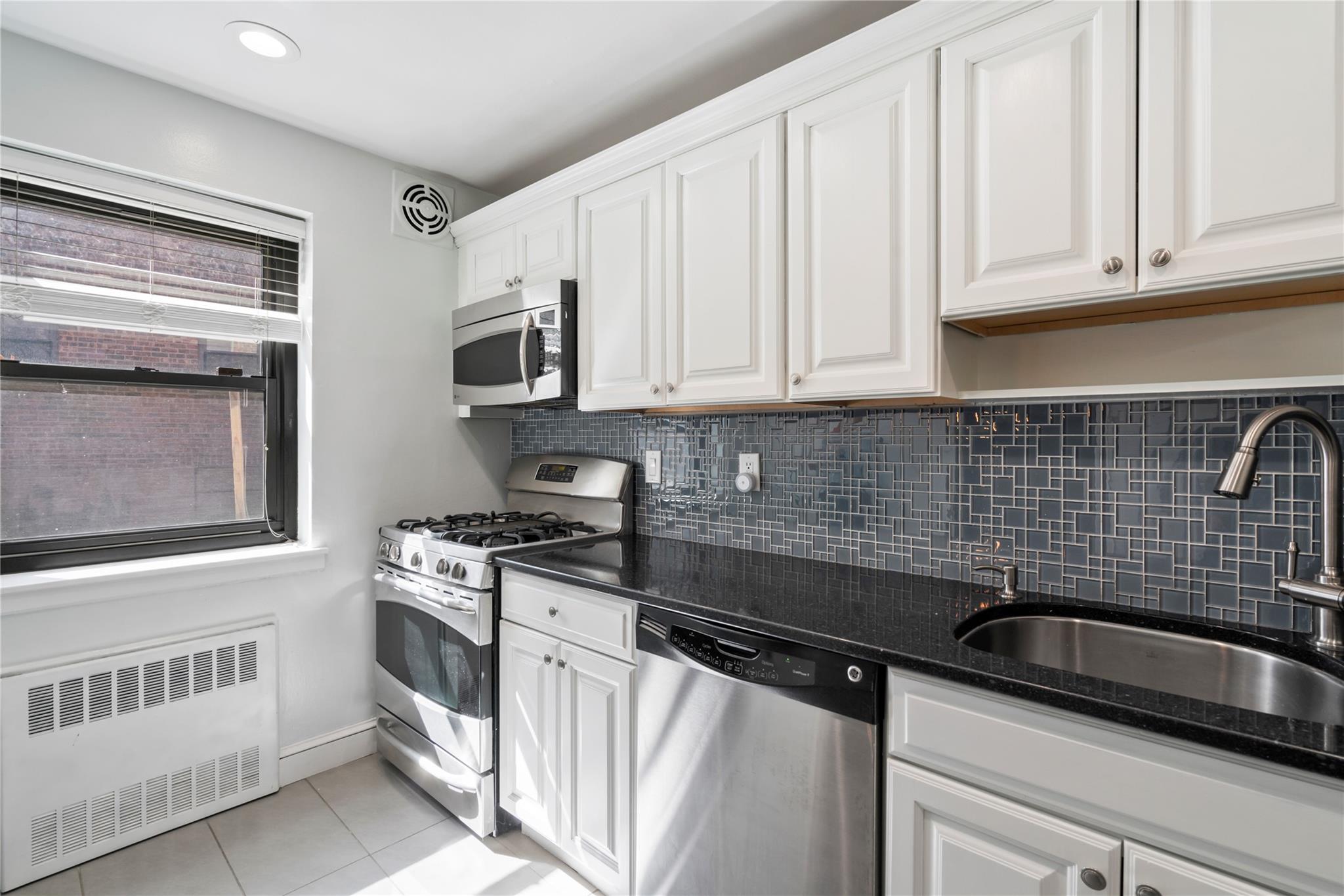 #14 photo, 50 Brompton Road, 長島 大頸 Great Neck , NY 11021