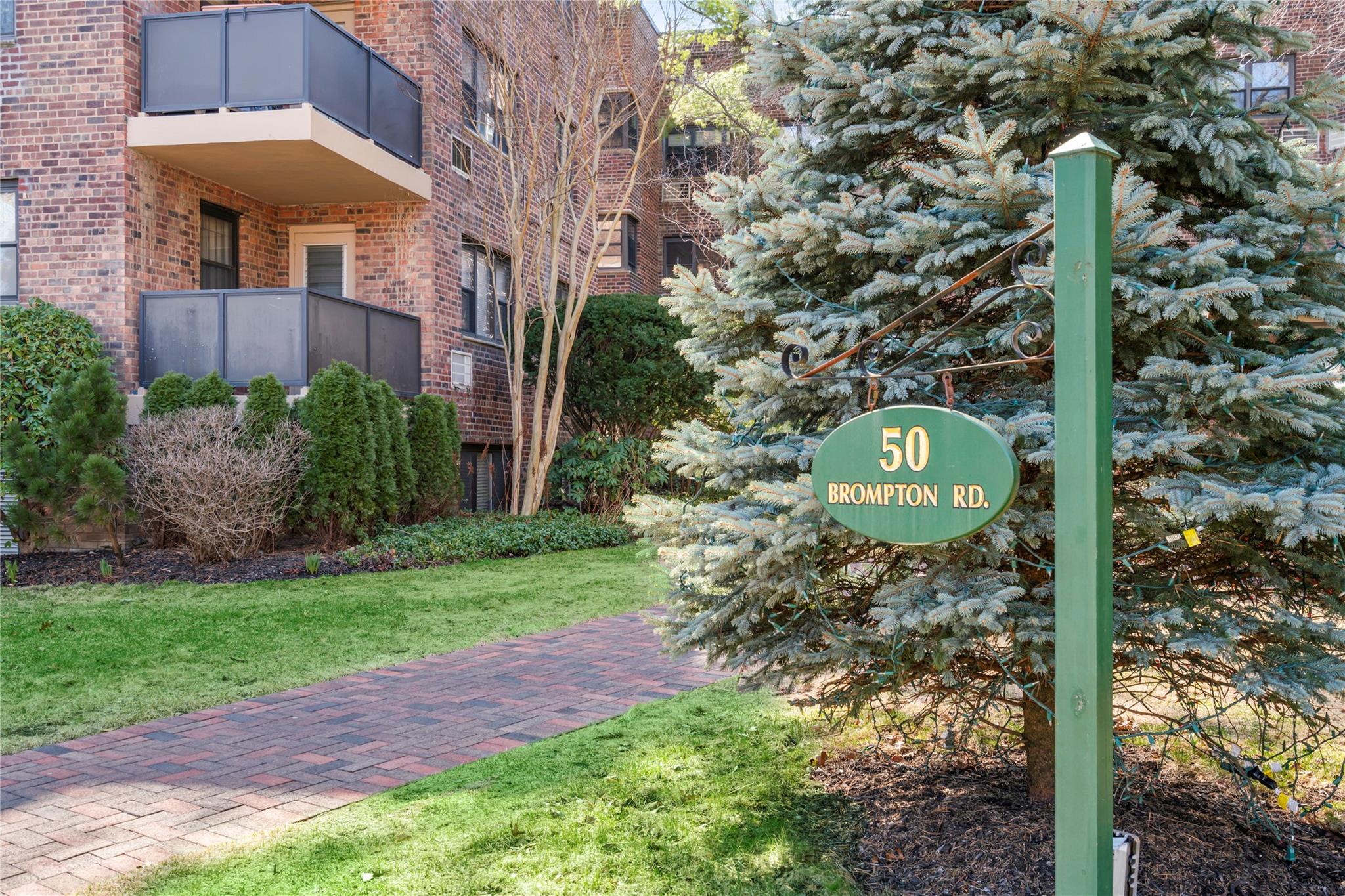 #2 photo, 50 Brompton Road, 長島 大頸 Great Neck , NY 11021