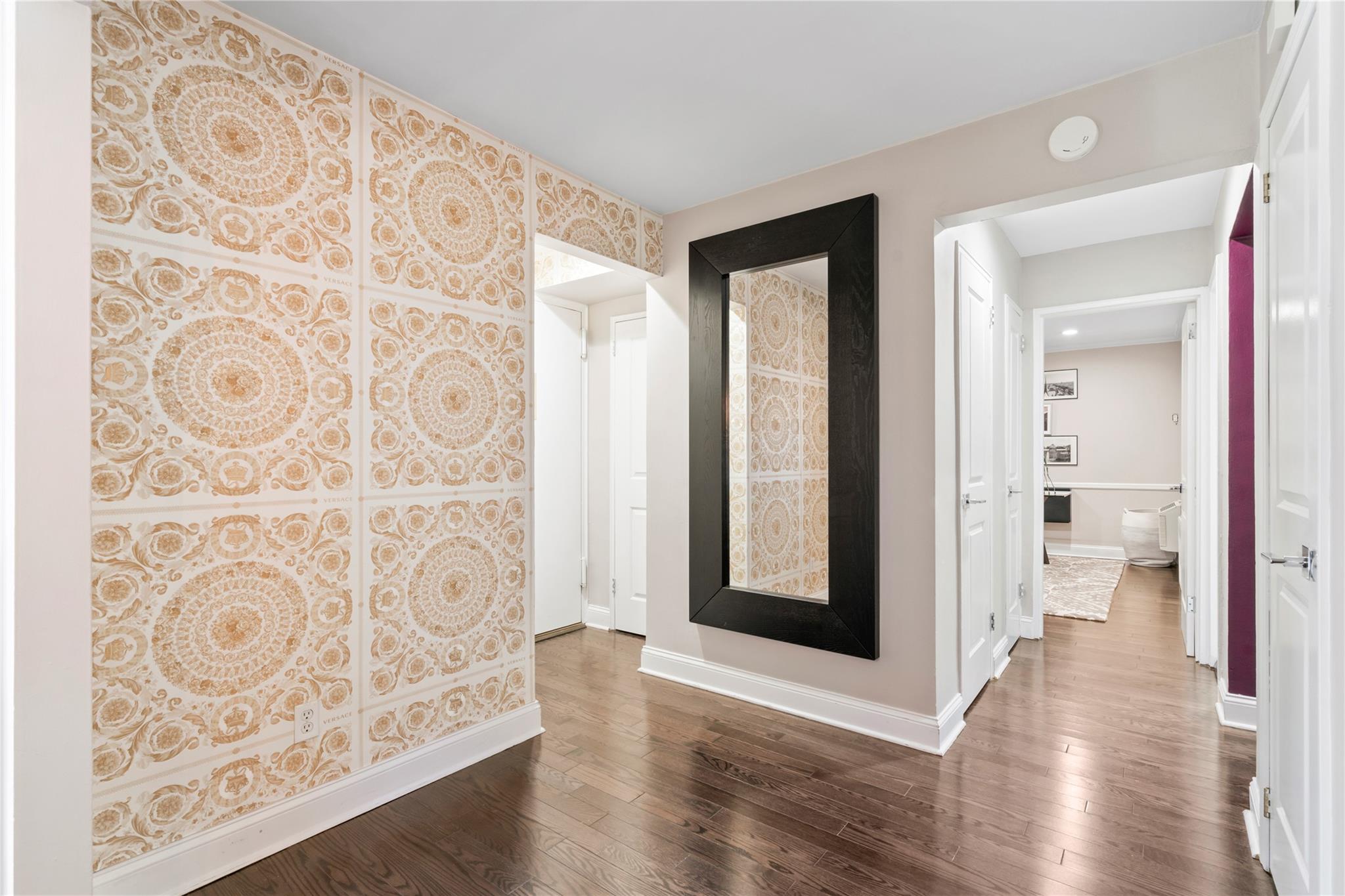 #4 photo, 50 Brompton Road, 長島 大頸 Great Neck , NY 11021