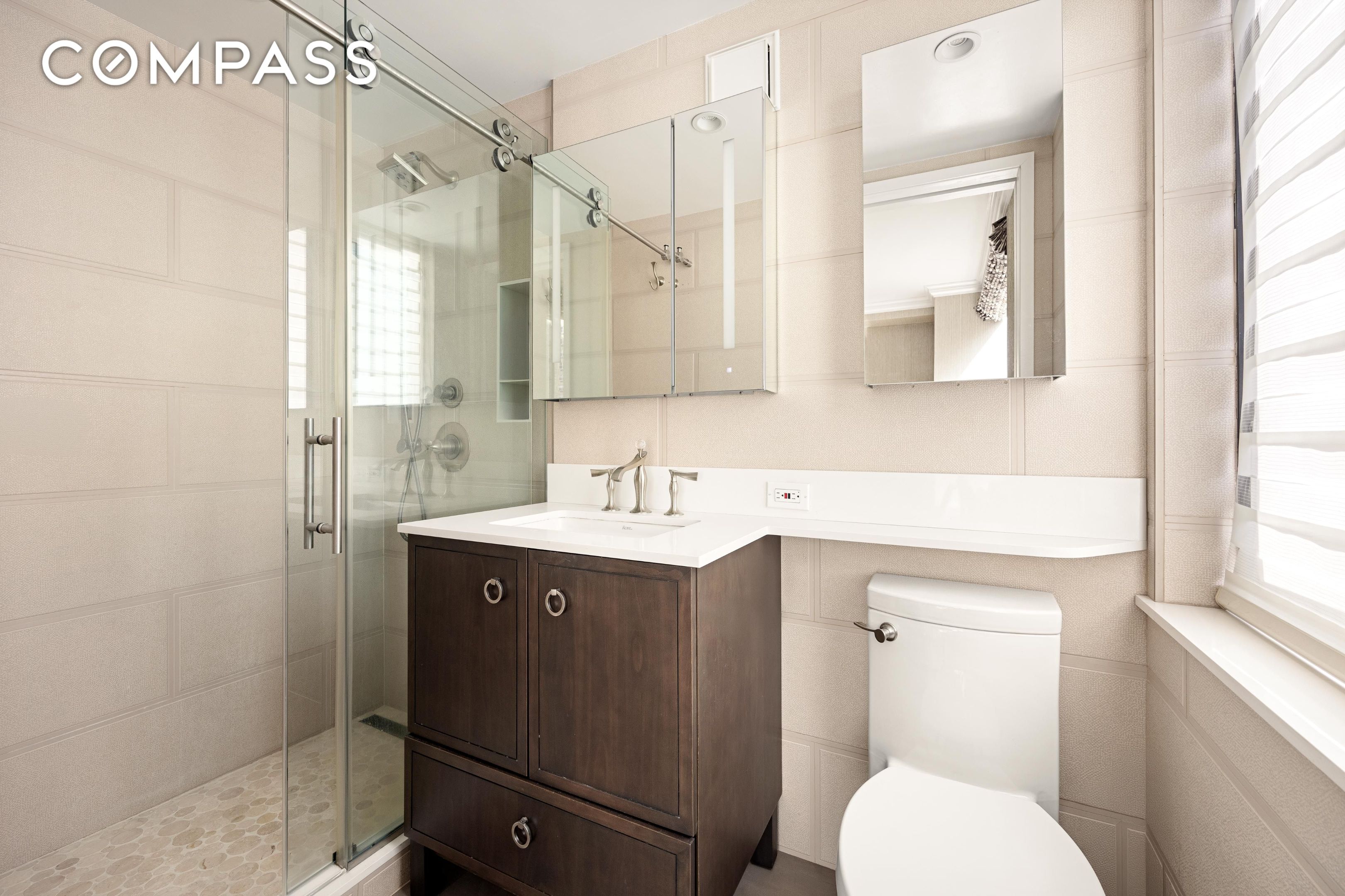 #13 photo, 171 E 84th Street, マンハッタン Upper East Side , NY 10028