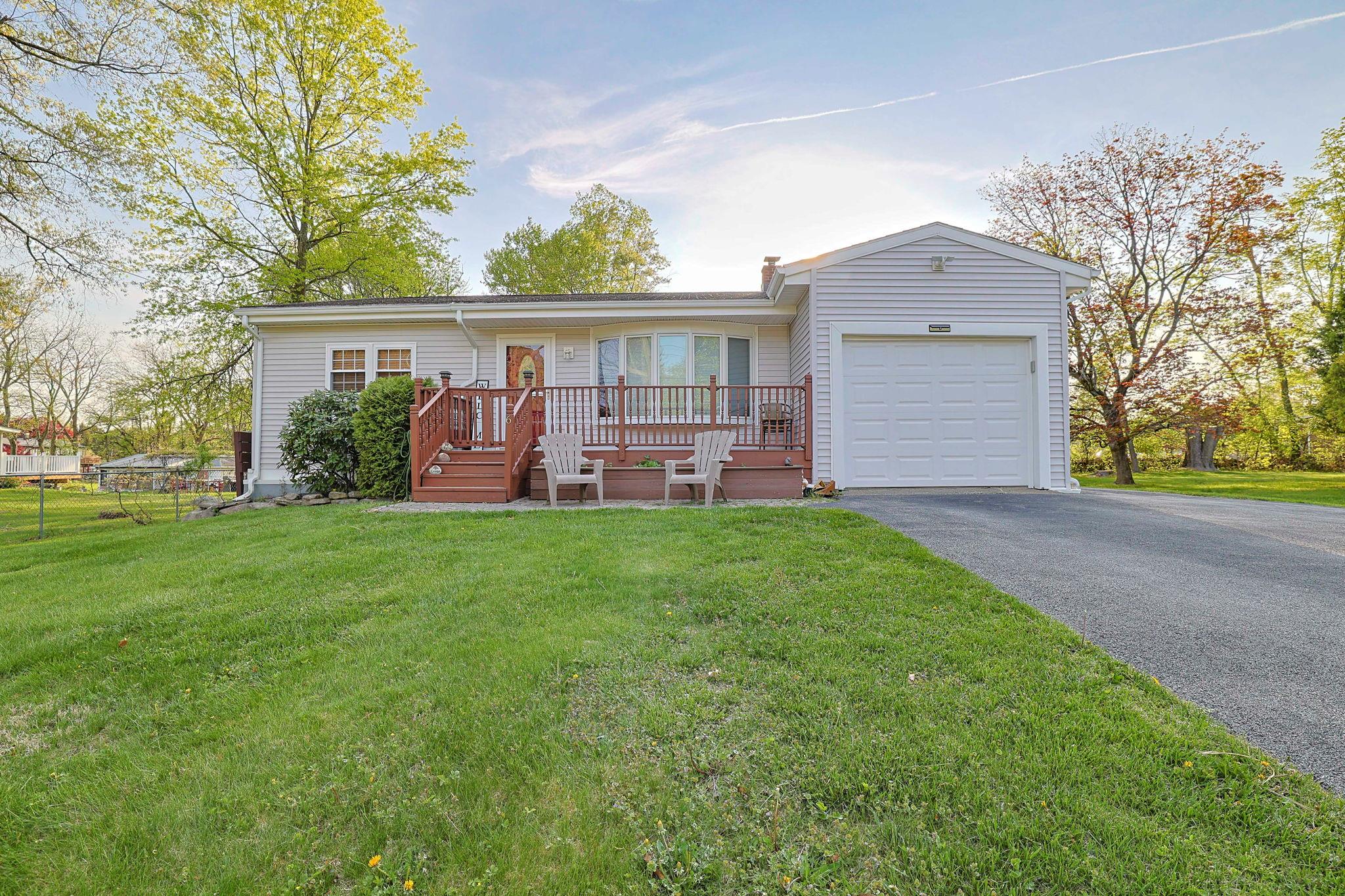 #1 photo, 6 Park Hill Drive, New Windsor , NY 12553