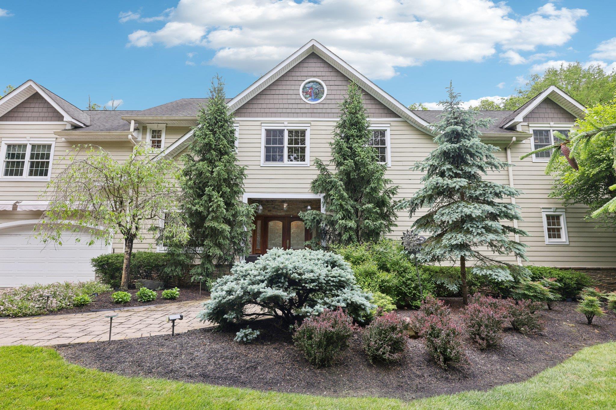 #1 photo, 306 Old Mill Road, Valley Cottage , NY 10989