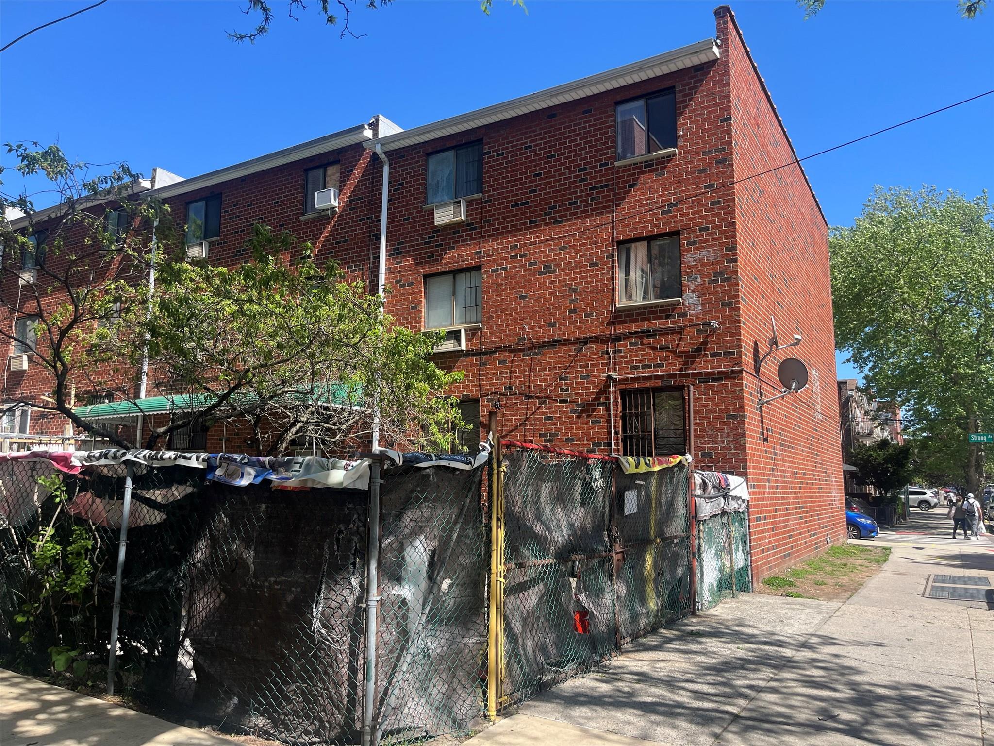 #3 photo, 102-01 Strong Avenue, クイーンズ区 Corona , NY 11368