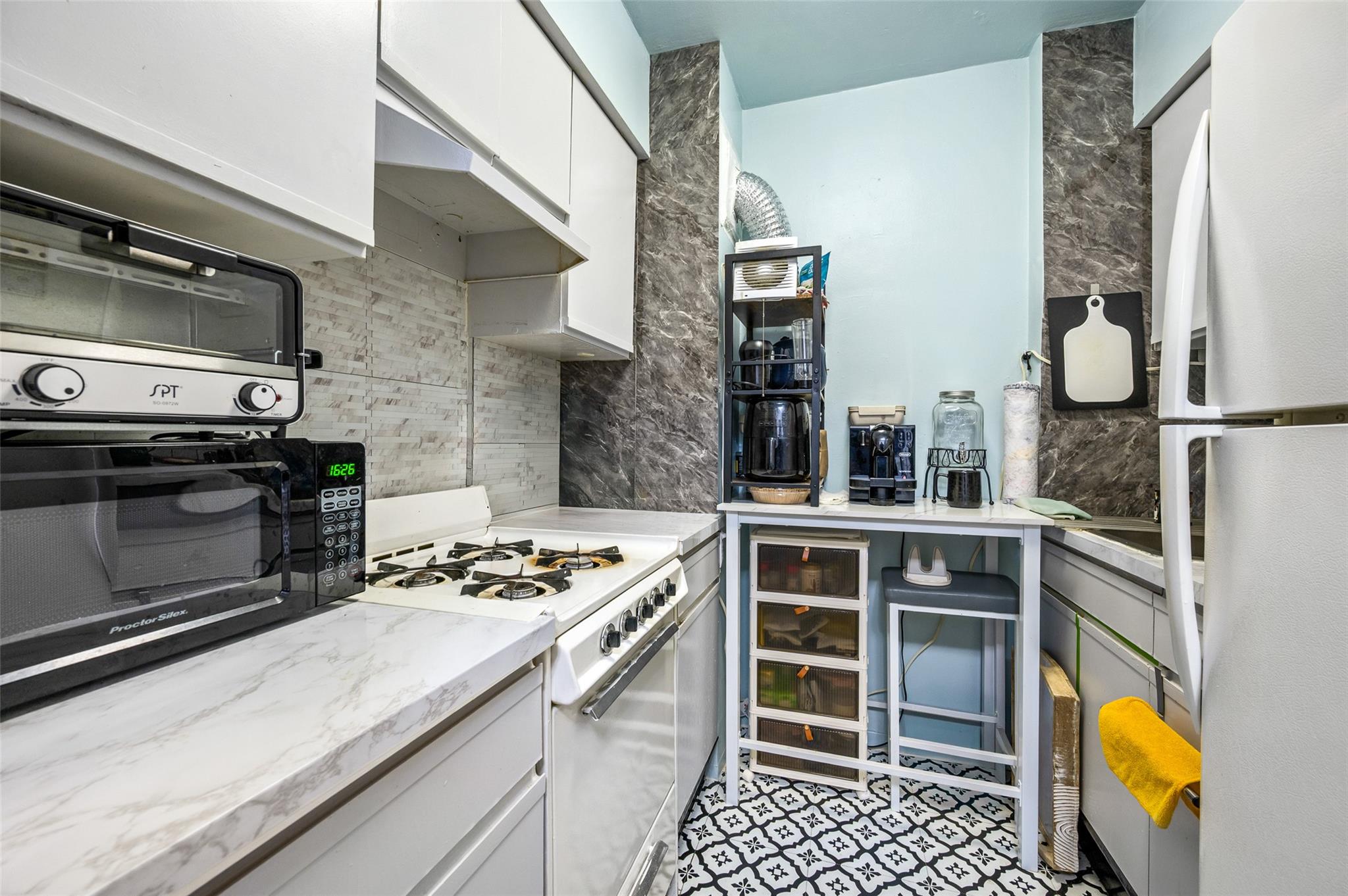 #11 photo, 6115 97th St, Rego Park , NY 11374