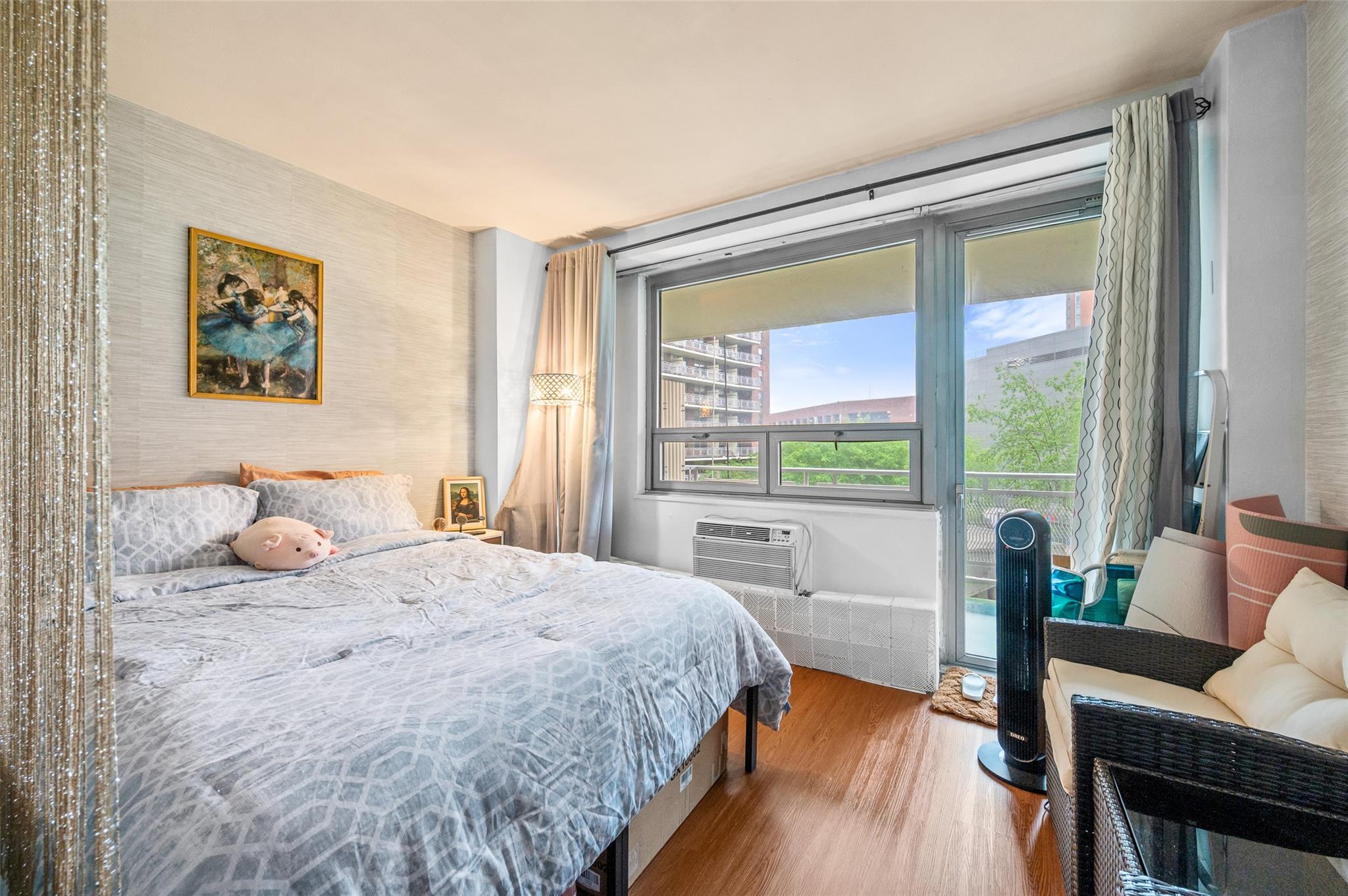 #6 photo, 6115 97th St, Rego Park , NY 11374