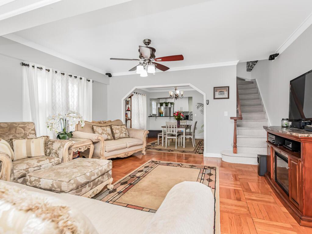 #4 photo, 4428 Bruner Avenue, برونكس Bronx , NY 10466