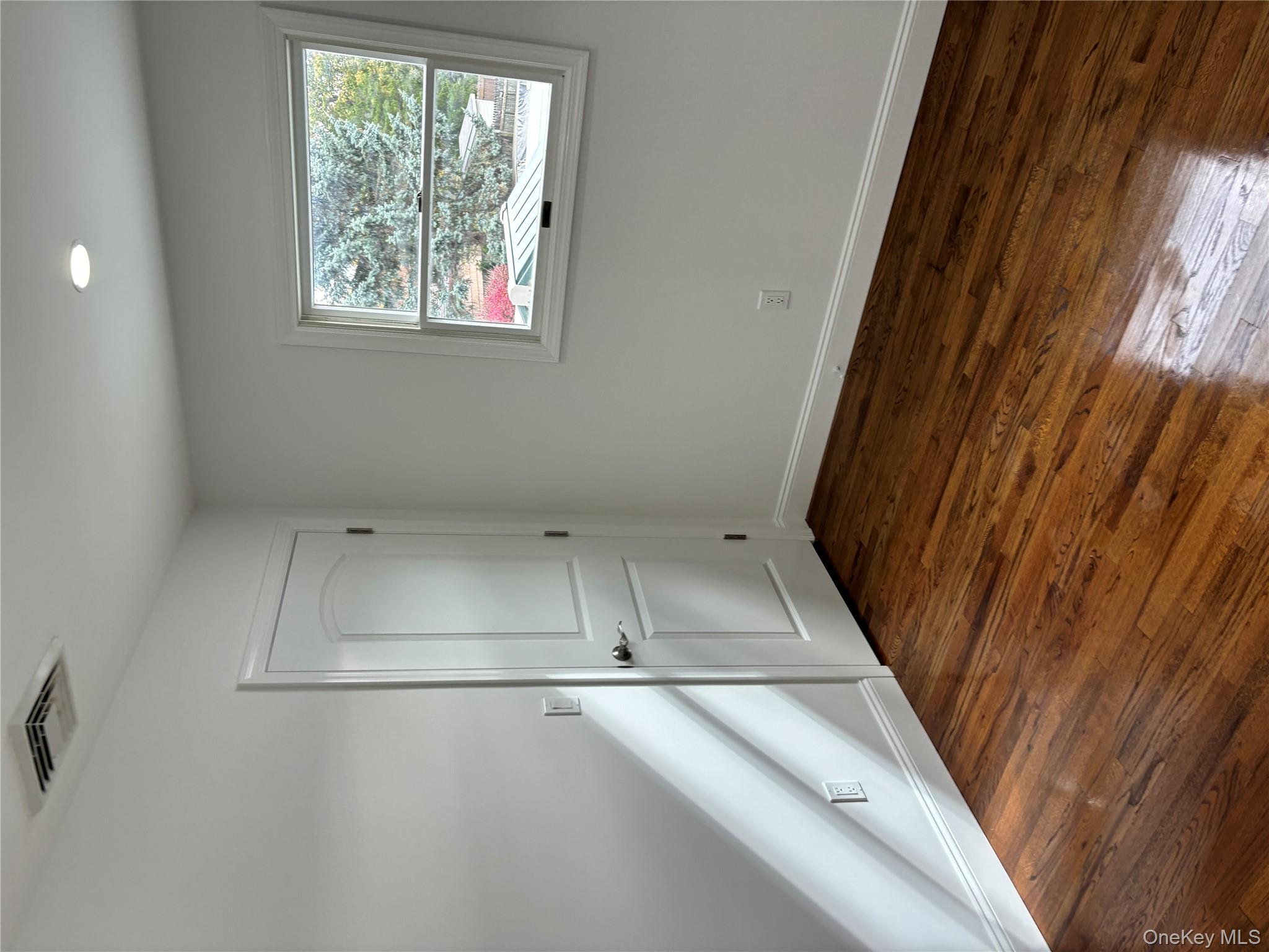 #10 photo, 14 Chenango Drive, サフォーク郡 Bay Shore , NY 11706