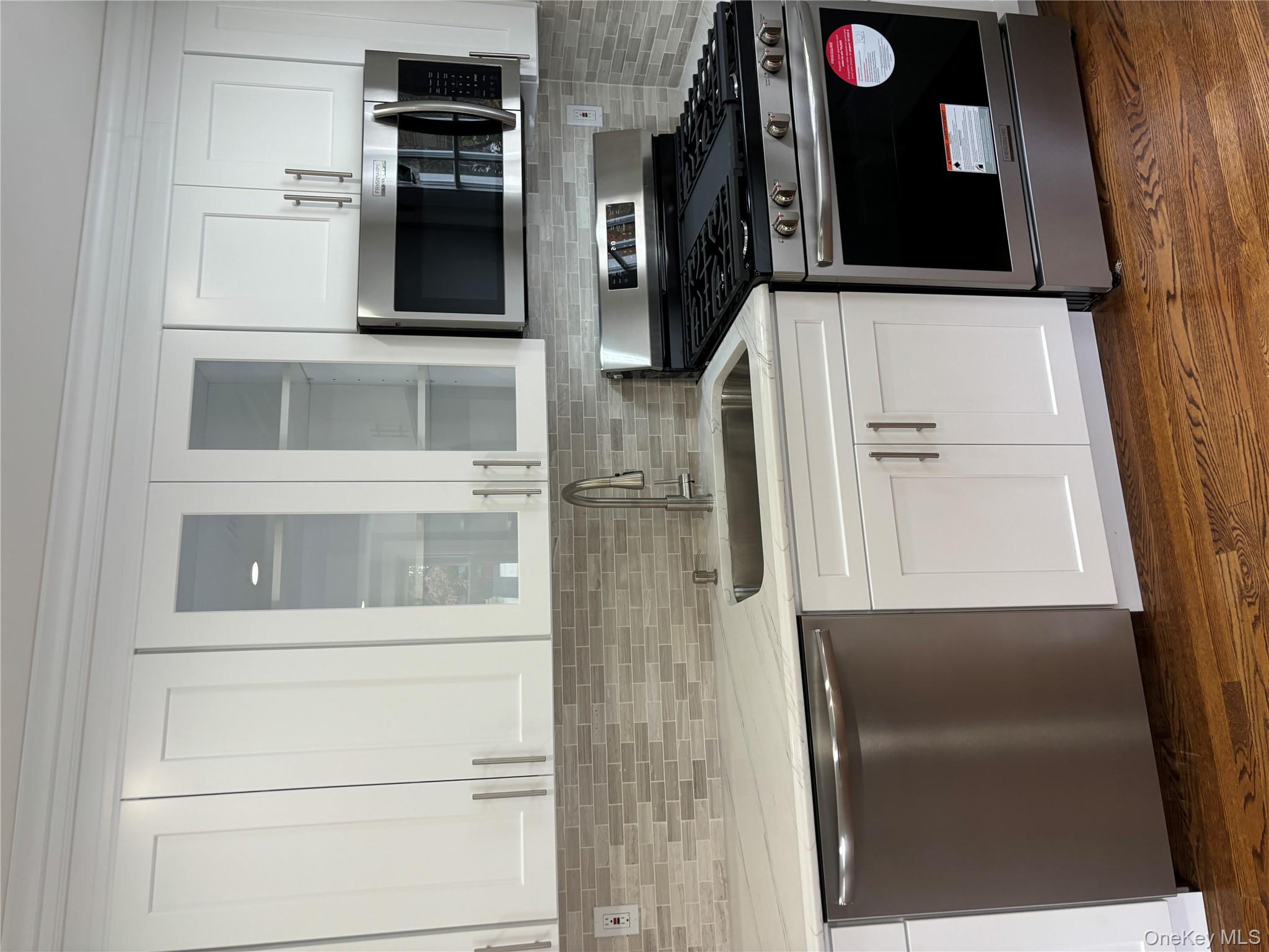 #4 photo, 14 Chenango Drive, サフォーク郡 Bay Shore , NY 11706