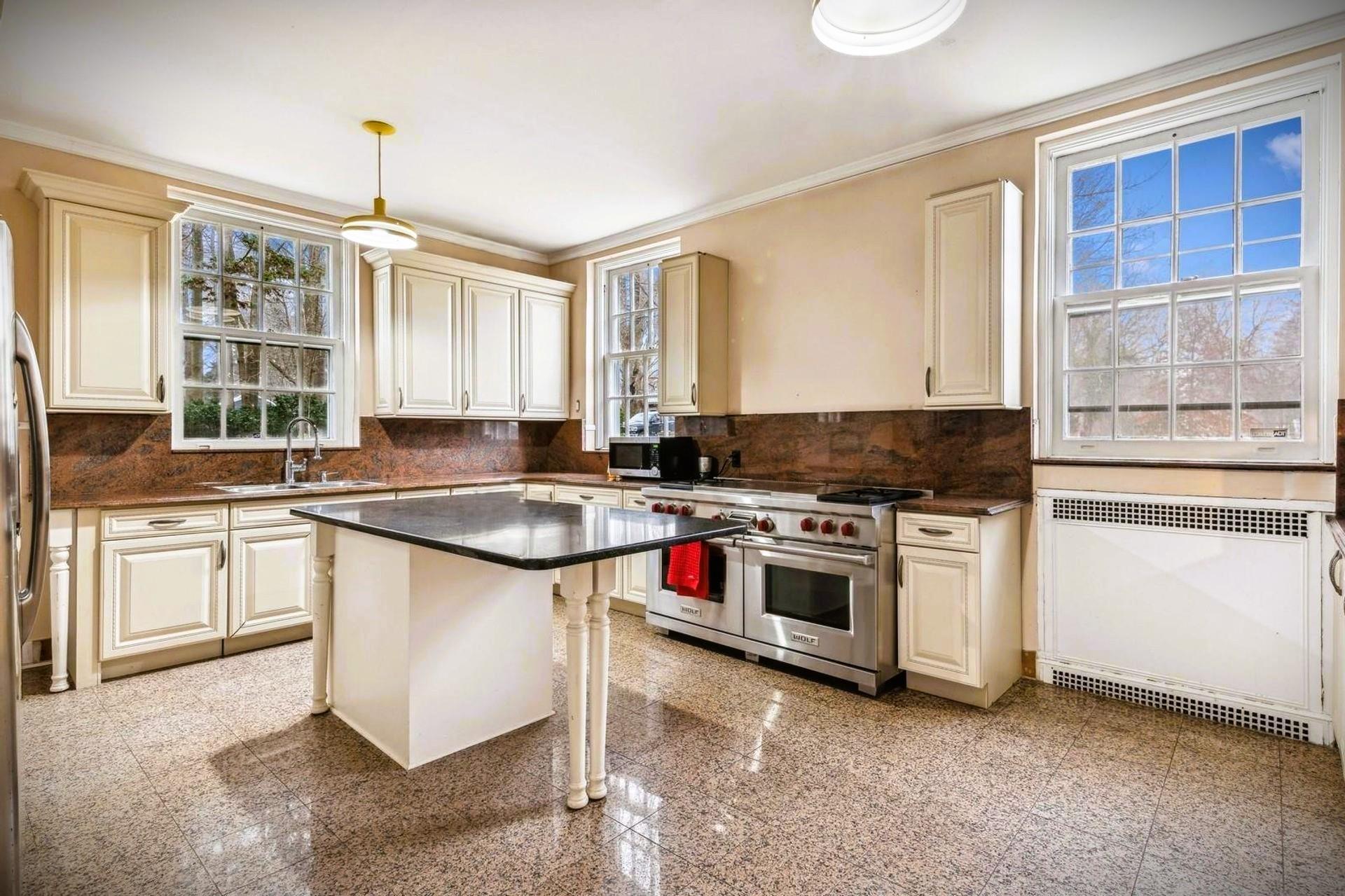 #11 photo, 10 Auserehl Court, サフォーク郡 Huntington , NY 11743