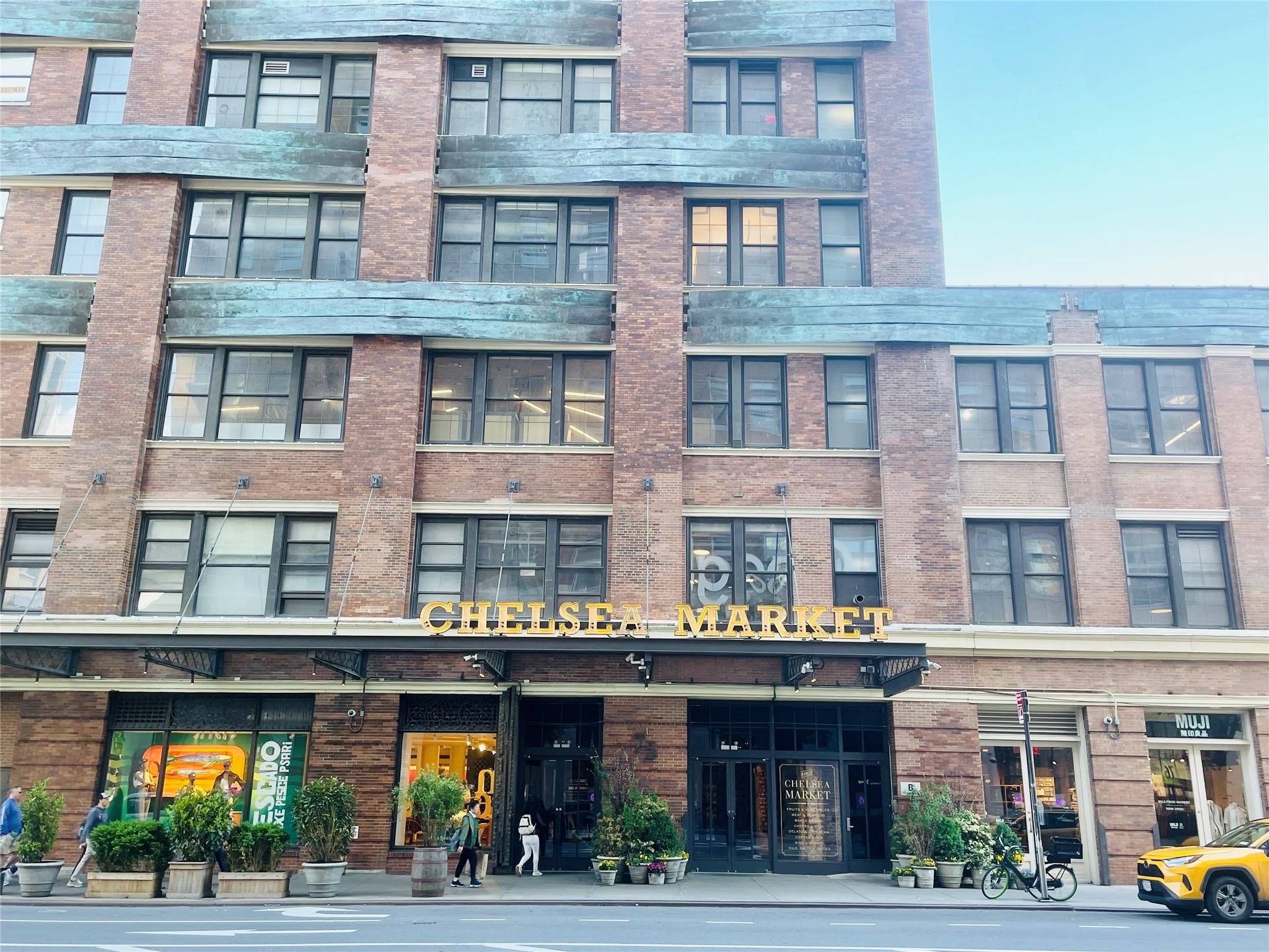 #1 photo, 305 W 18th Street, New York (Manhattan) , NY 10011