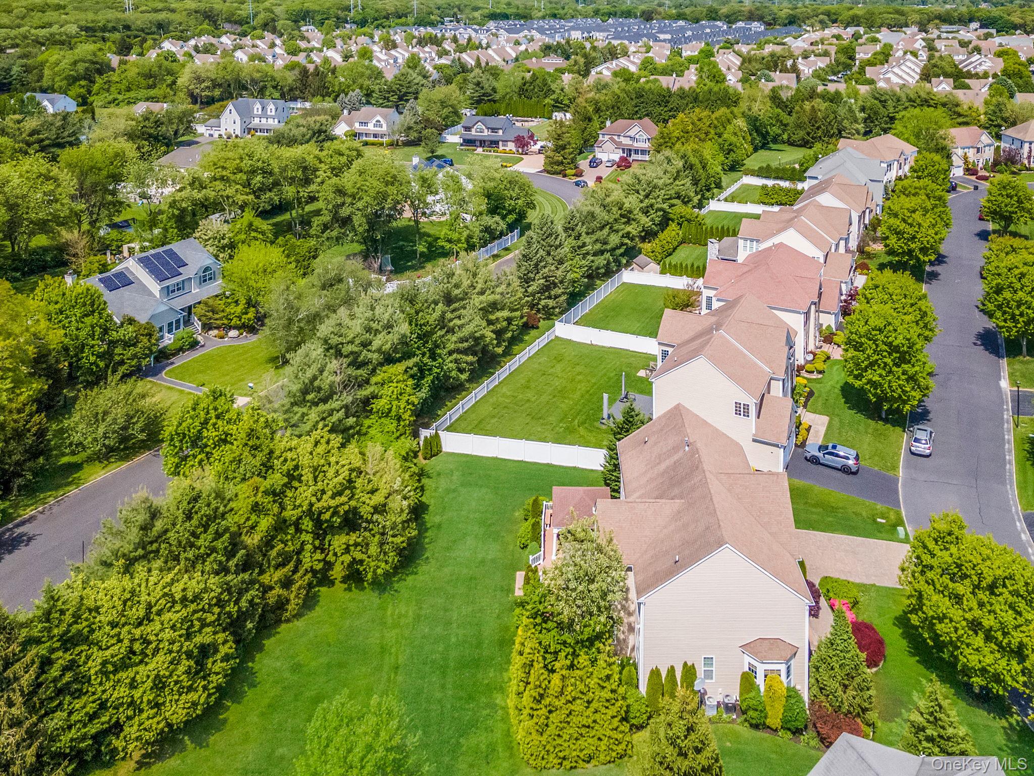 #5 photo, 29 Pinehurst Drive, サフォーク郡 Mount Sinai , NY 11766