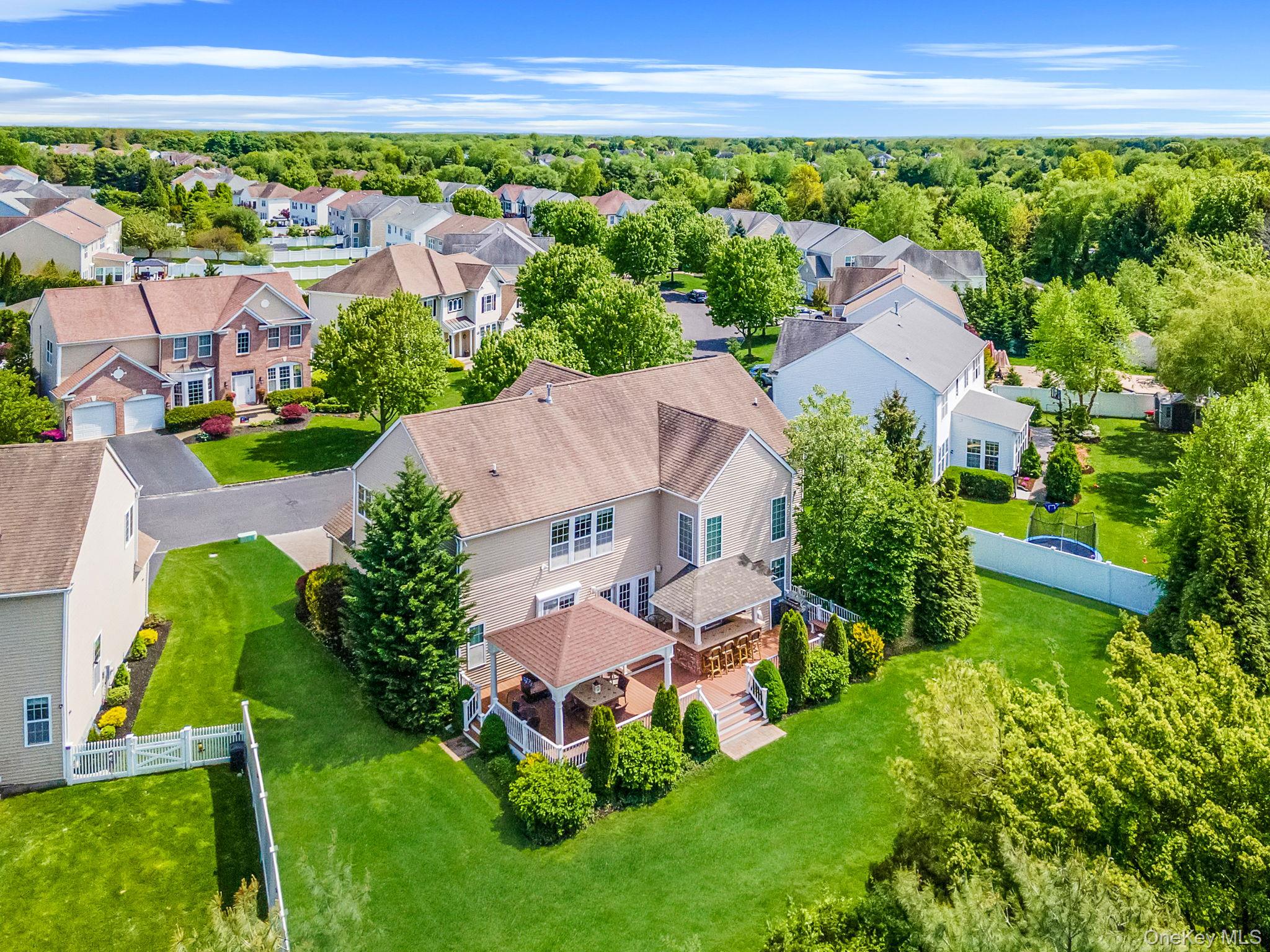 #6 photo, 29 Pinehurst Drive, サフォーク郡 Mount Sinai , NY 11766