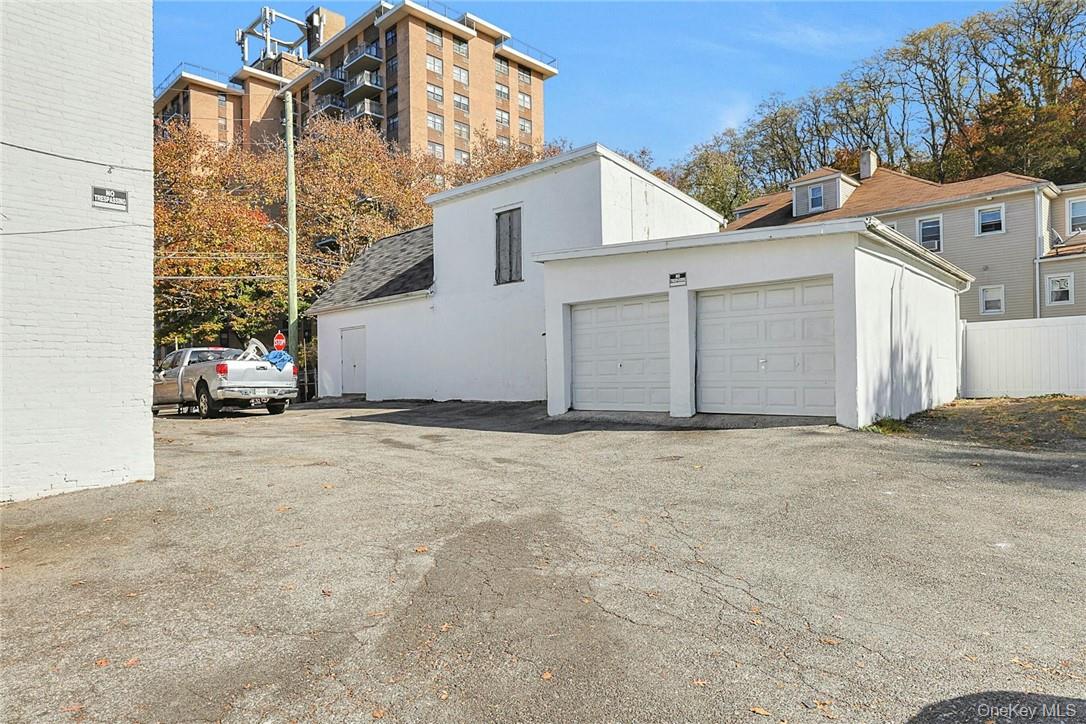 #8 photo, 141 Ferris Avenue, White Plains , NY 10603