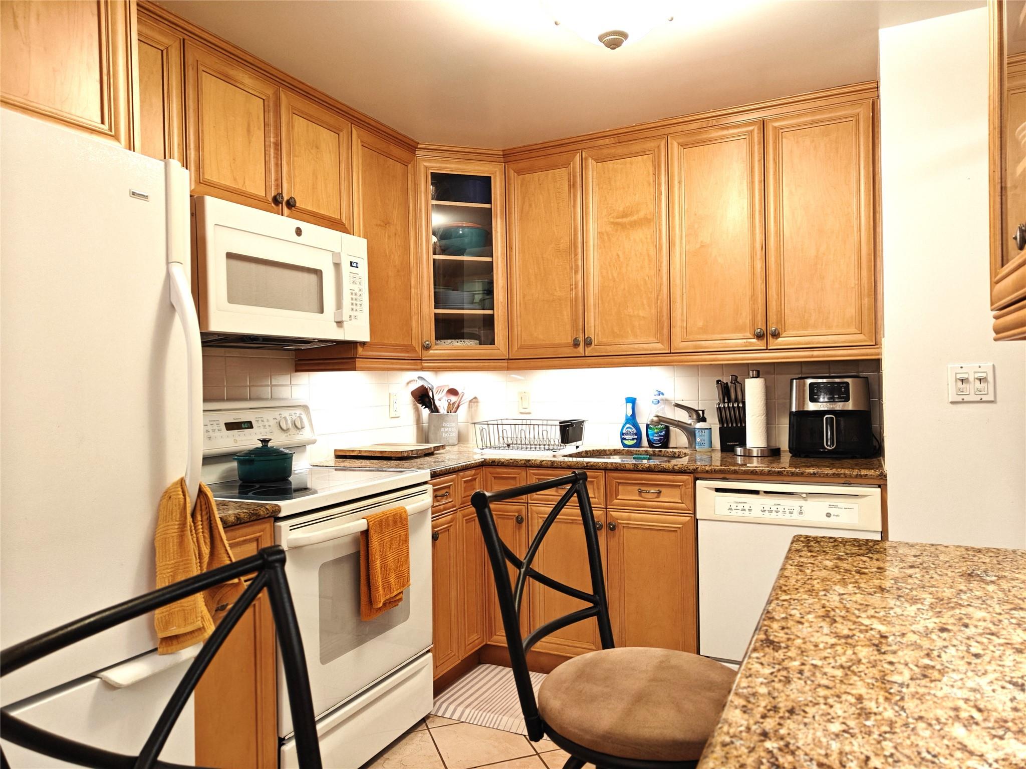 #12 photo, 300 High Point Drive, Hartsdale , NY 10530