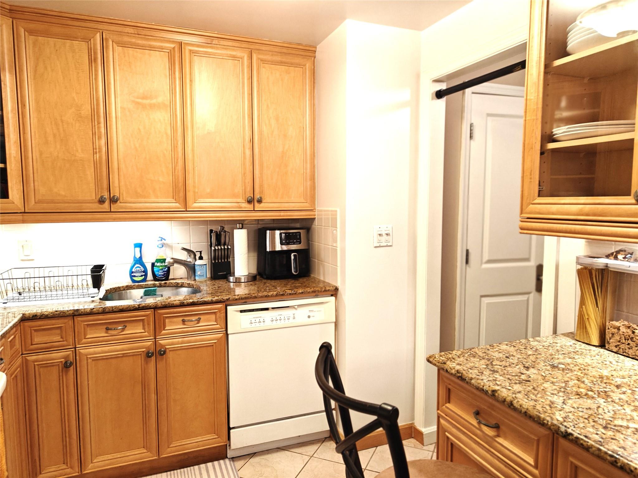 #15 photo, 300 High Point Drive, Hartsdale , NY 10530