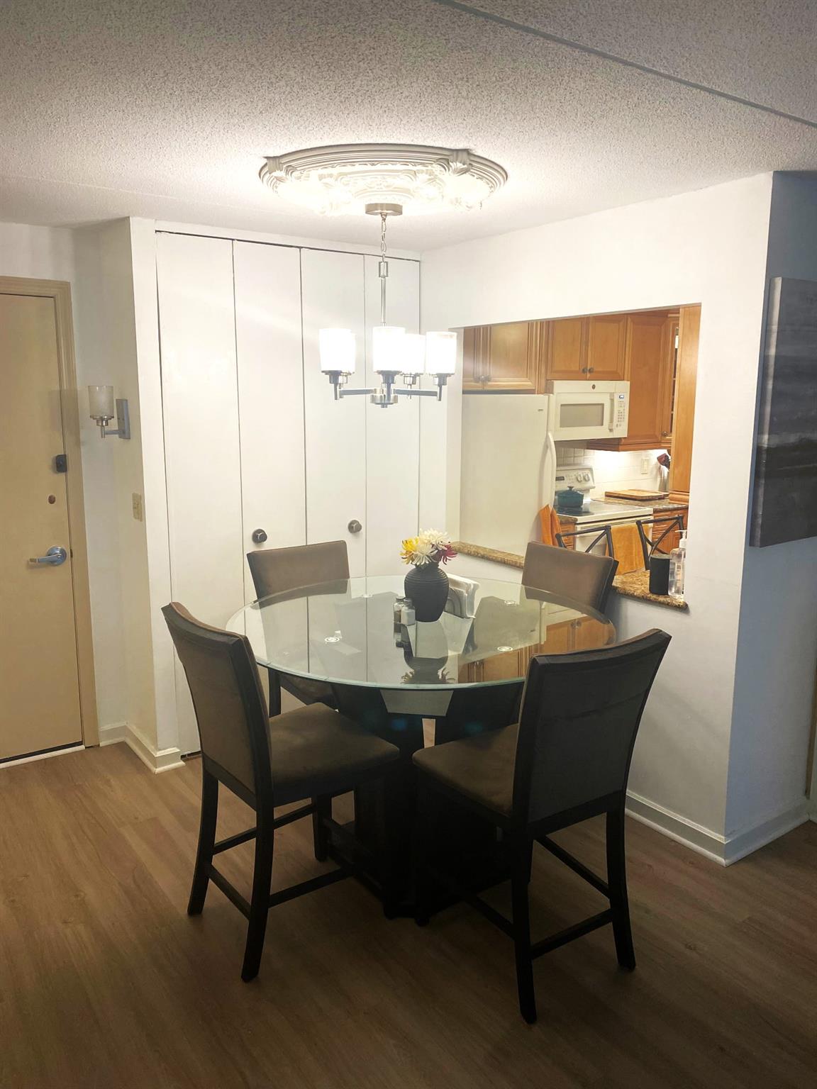 #17 photo, 300 High Point Drive, Hartsdale , NY 10530