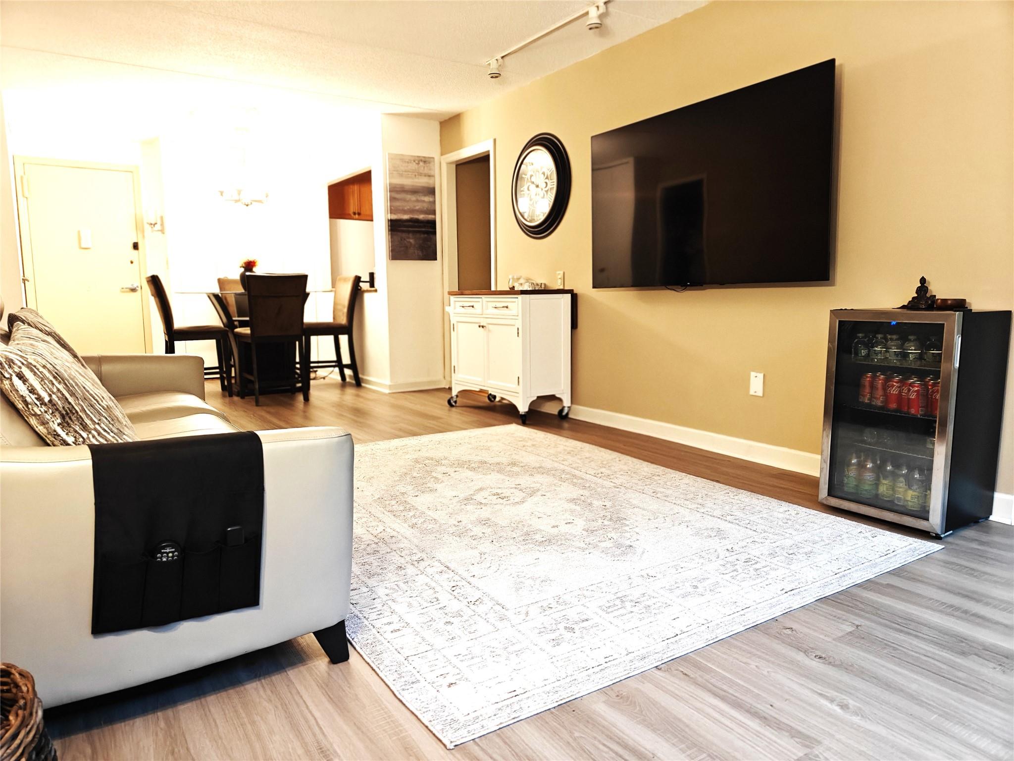 #7 photo, 300 High Point Drive, Hartsdale , NY 10530