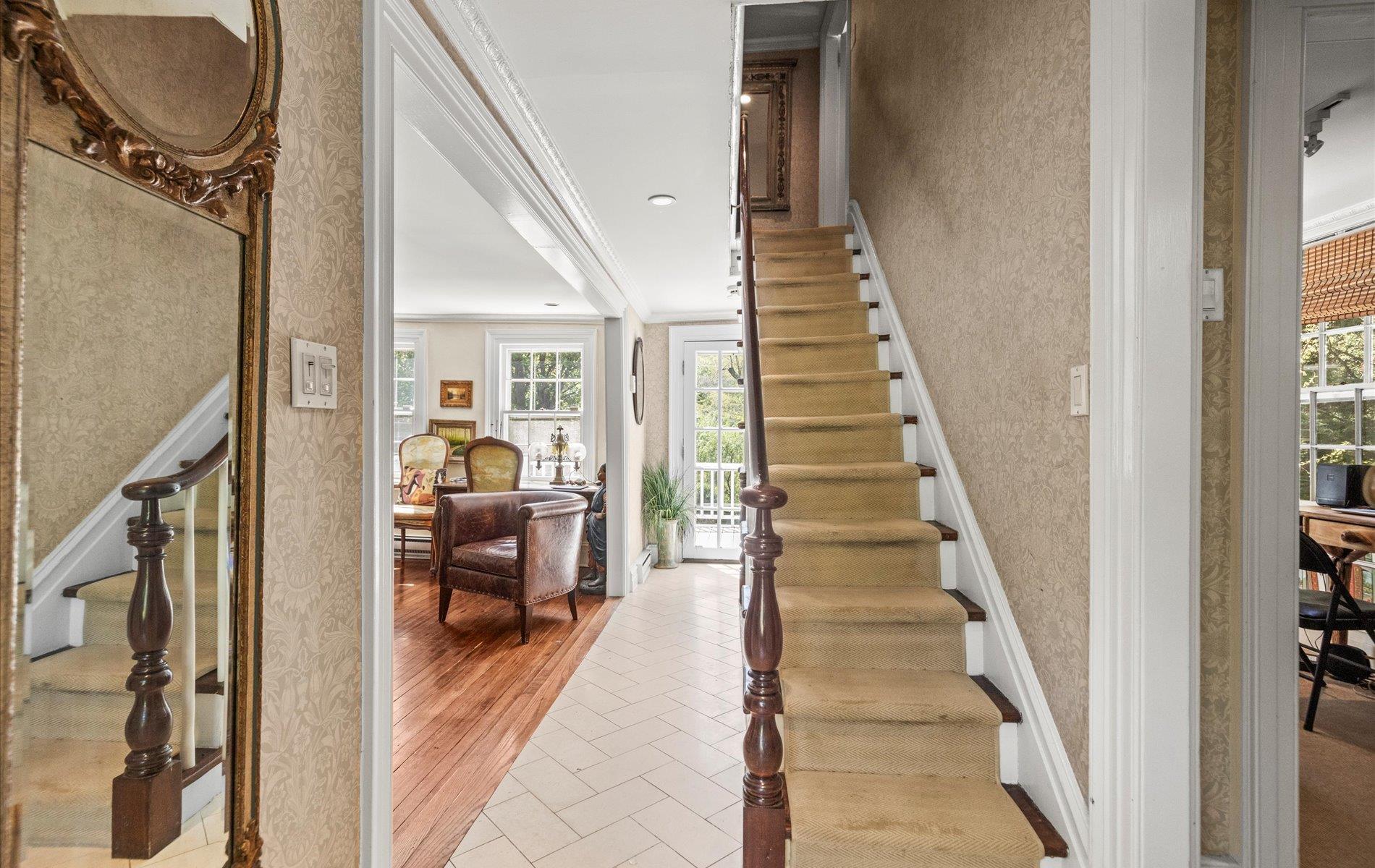 #8 photo, 80 E Broadway, ナッソー郡 Roslyn , NY 11576