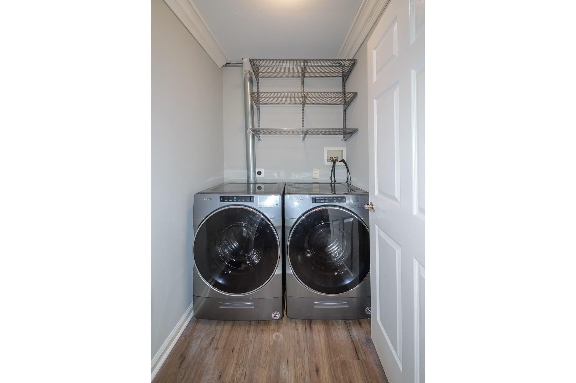 #11 photo, 2200 Dolphin Lane, サフォーク郡 Holbrook , NY 11741