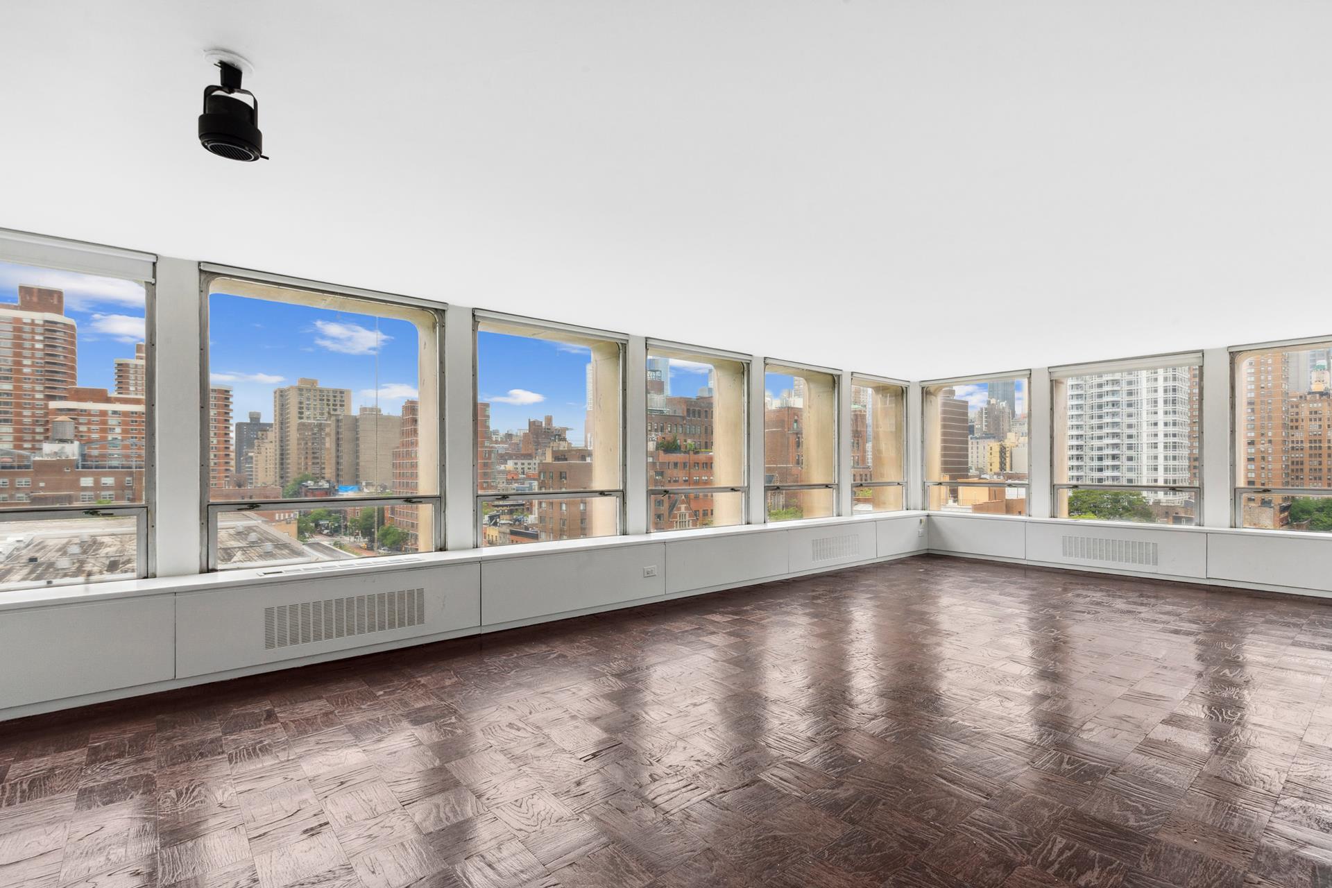 #1 photo, 300 E 33RD Street, Kips Bay , NY 10016