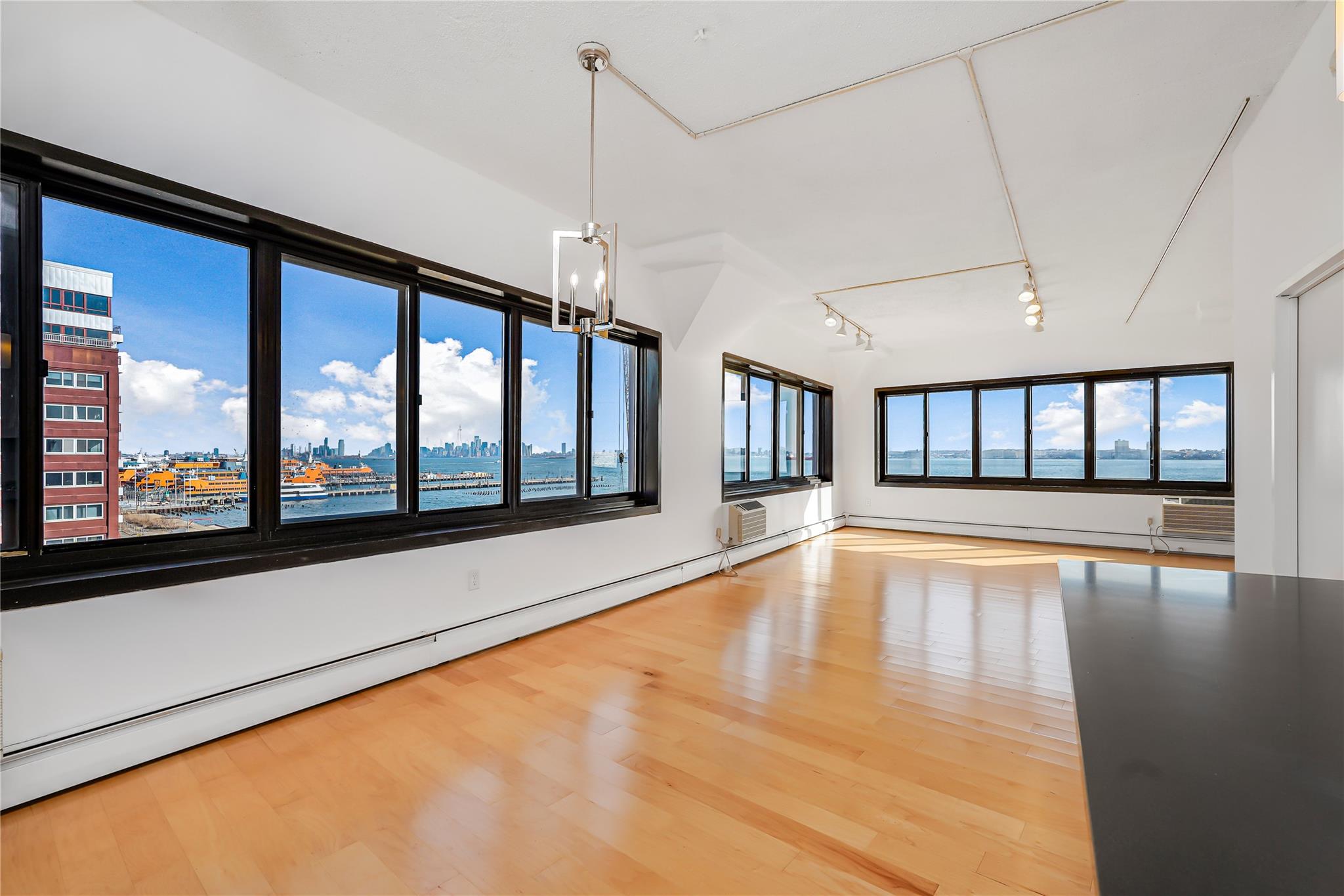 #14 photo, 10 Bay Street Landing, Staten Island , NY 10301