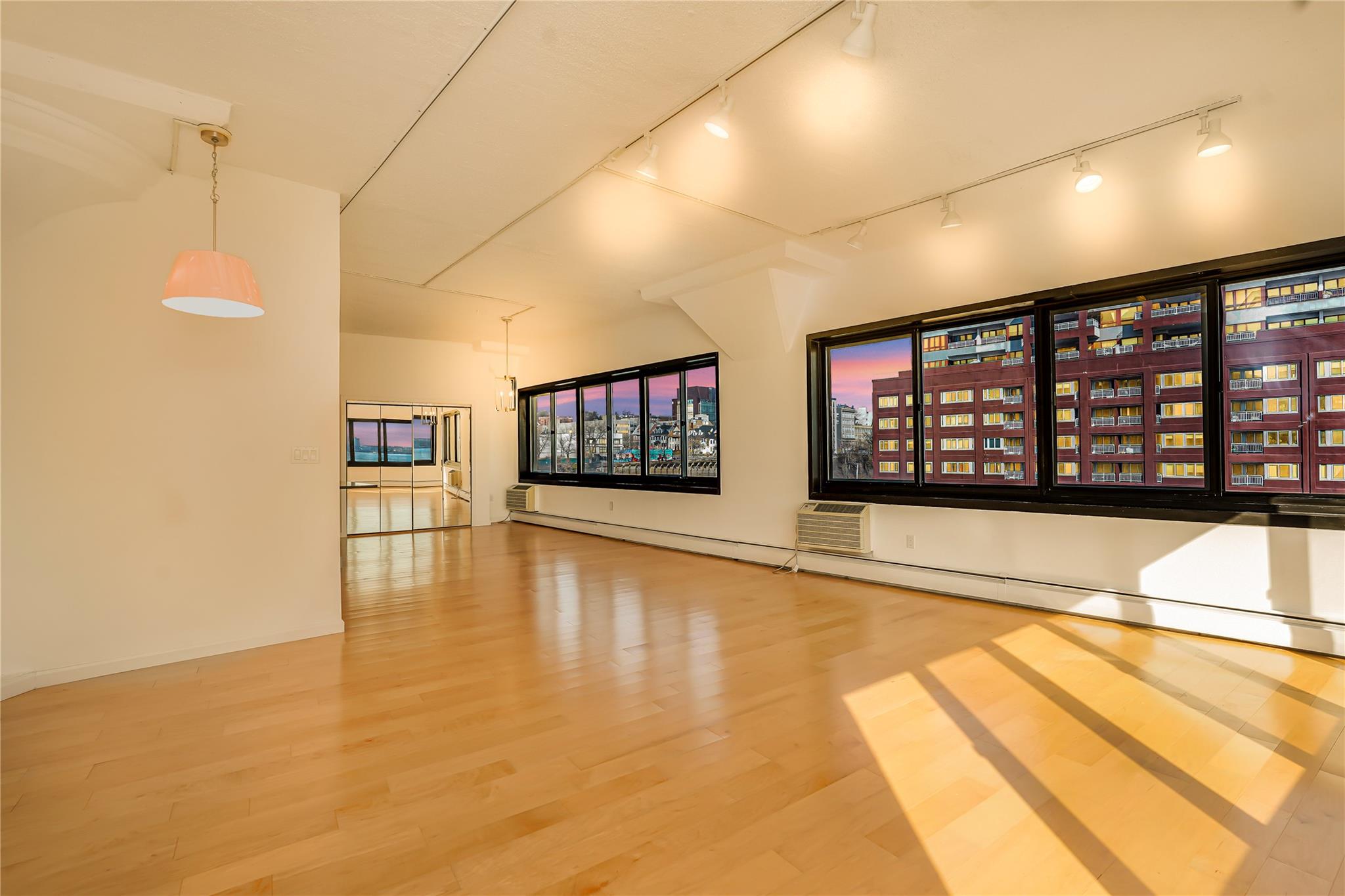 #19 photo, 10 Bay Street Landing, Staten Island , NY 10301