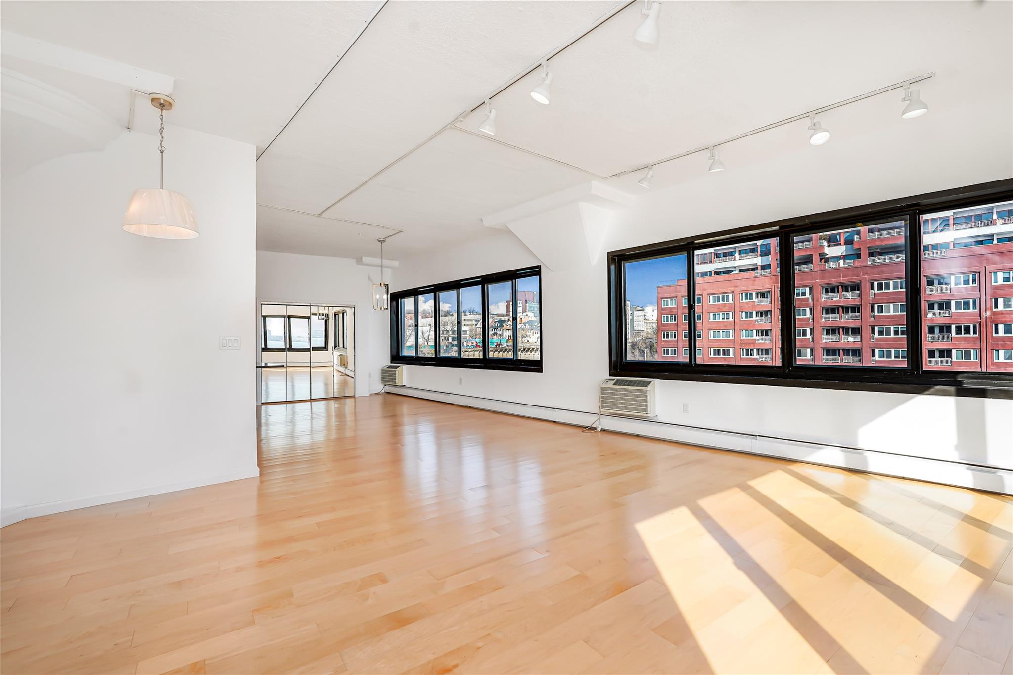 #20 photo, 10 Bay Street Landing, Staten Island , NY 10301