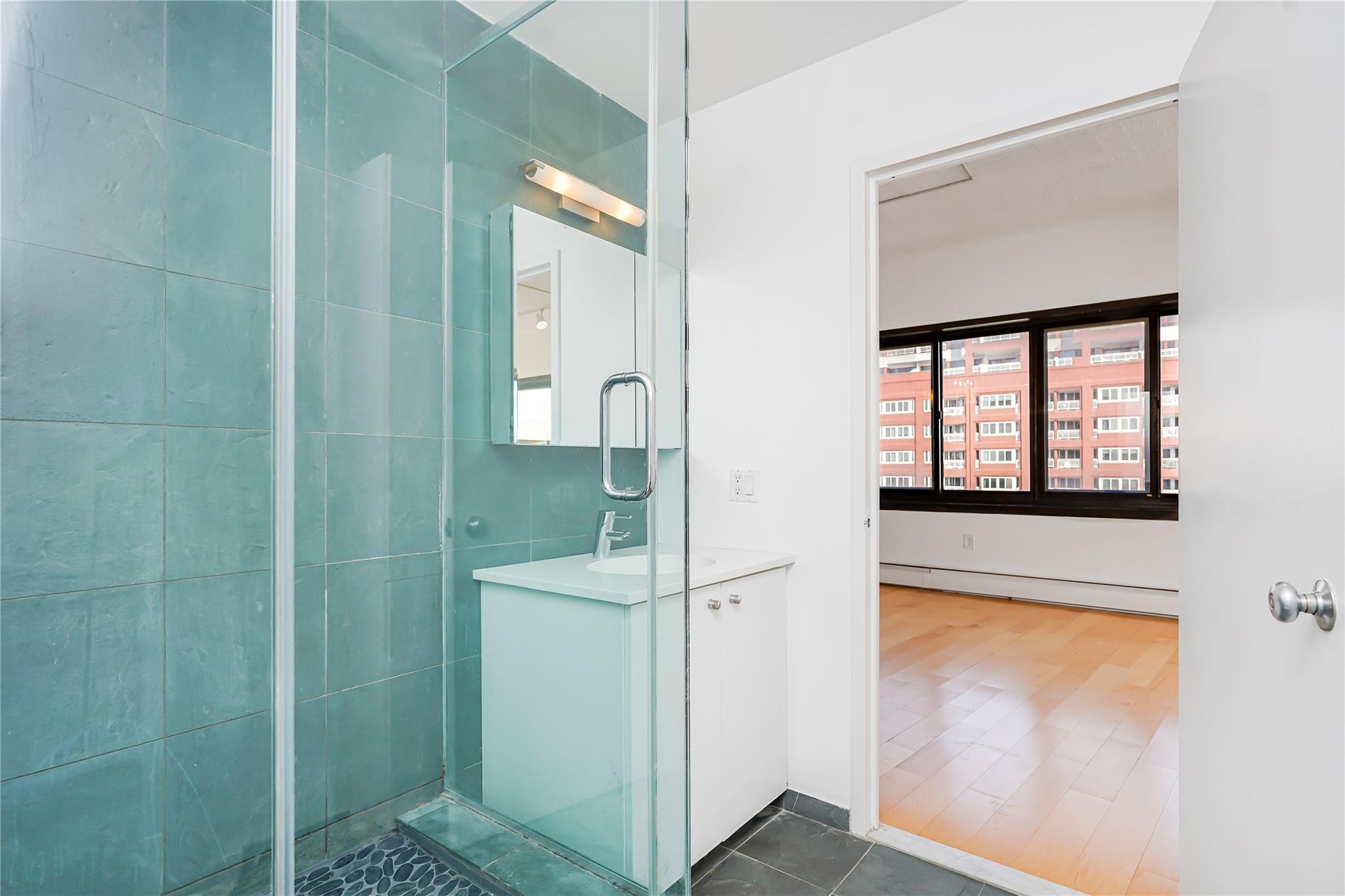 #4 photo, 10 Bay Street Landing, Staten Island , NY 10301