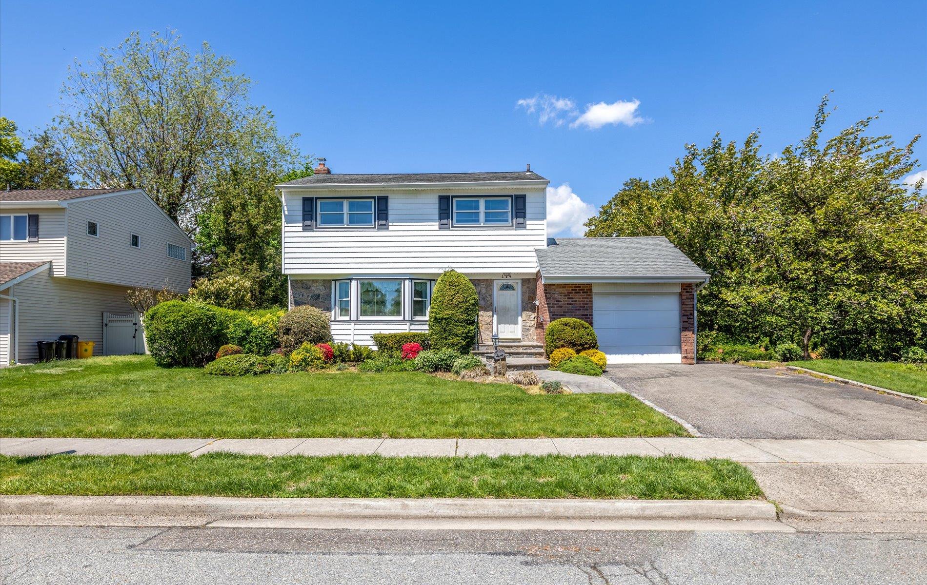 #1 photo, 114 Schoharie Drive, Jericho , NY 11753