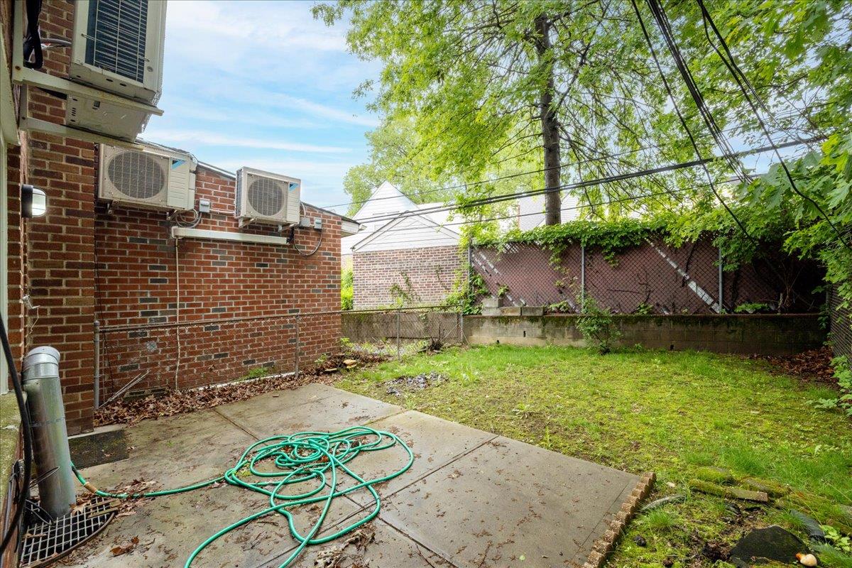 #13 photo, 2533 Francis Lewis Boulevard, كوينز Whitestone , NY 11358