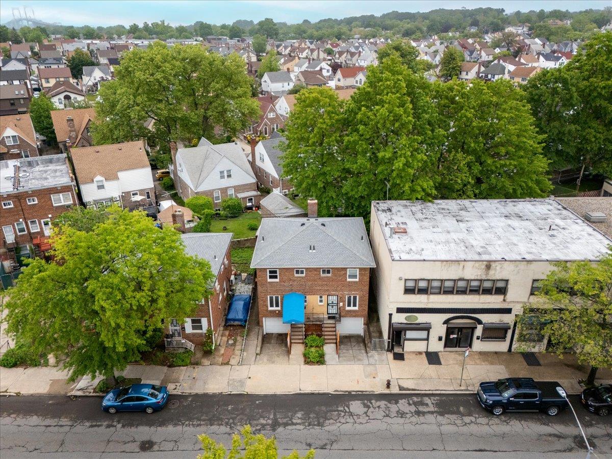 #16 photo, 2533 Francis Lewis Boulevard, كوينز Whitestone , NY 11358