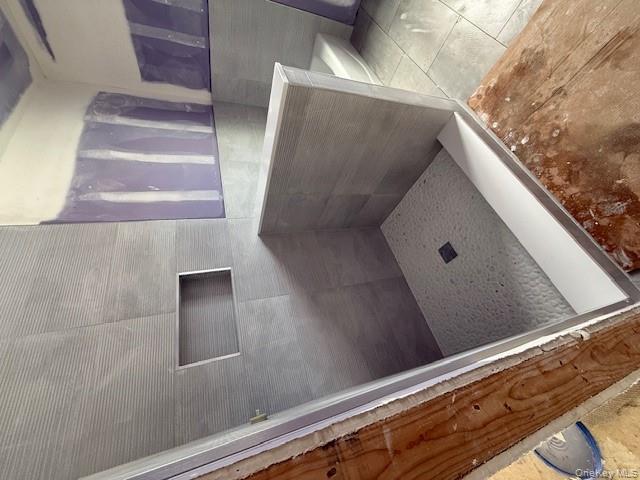 #9 photo, 85 Roundtree Drive, Plainview , NY 11803