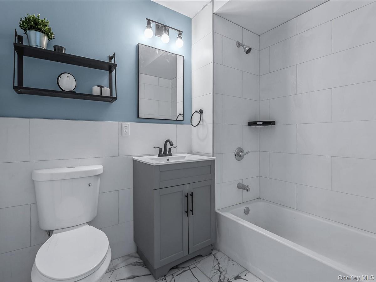 #13 photo, 37-12 Francis Lewis Boulevard, クイーンズ区 Bayside , NY 11361