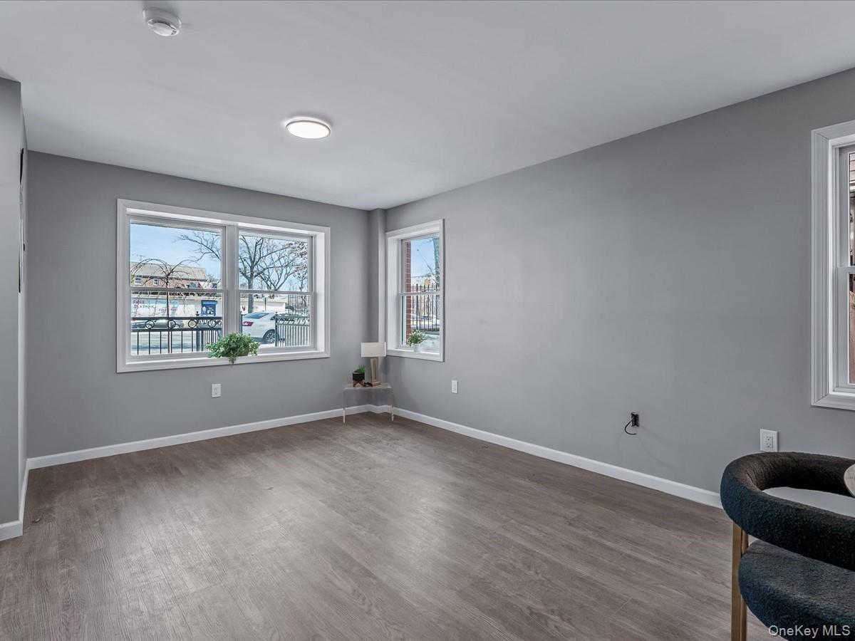 #6 photo, 37-12 Francis Lewis Boulevard, クイーンズ区 Bayside , NY 11361