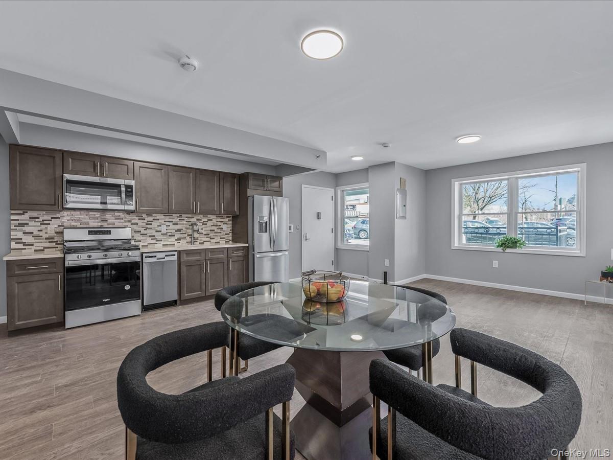 #9 photo, 37-12 Francis Lewis Boulevard, クイーンズ区 Bayside , NY 11361