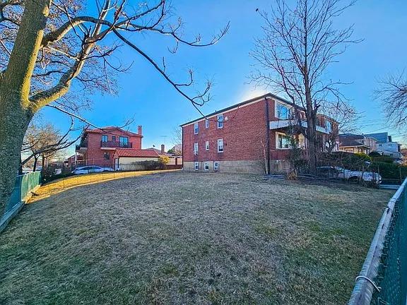 #3 photo, 196-64 45th Avenue, クイーンズ区 Flushing , NY 11358