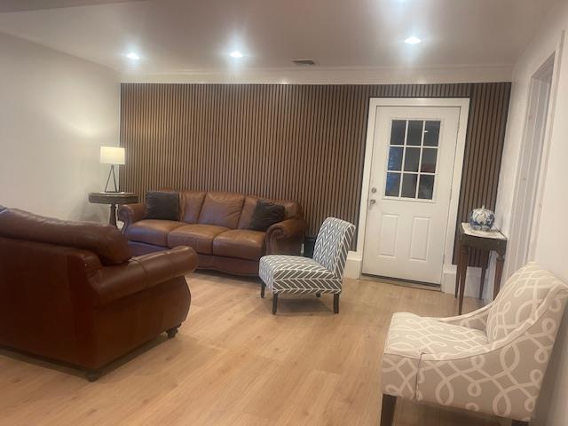 #1 photo, 4 Woodfield Avenue, سوفولك East Quogue , NY 11942