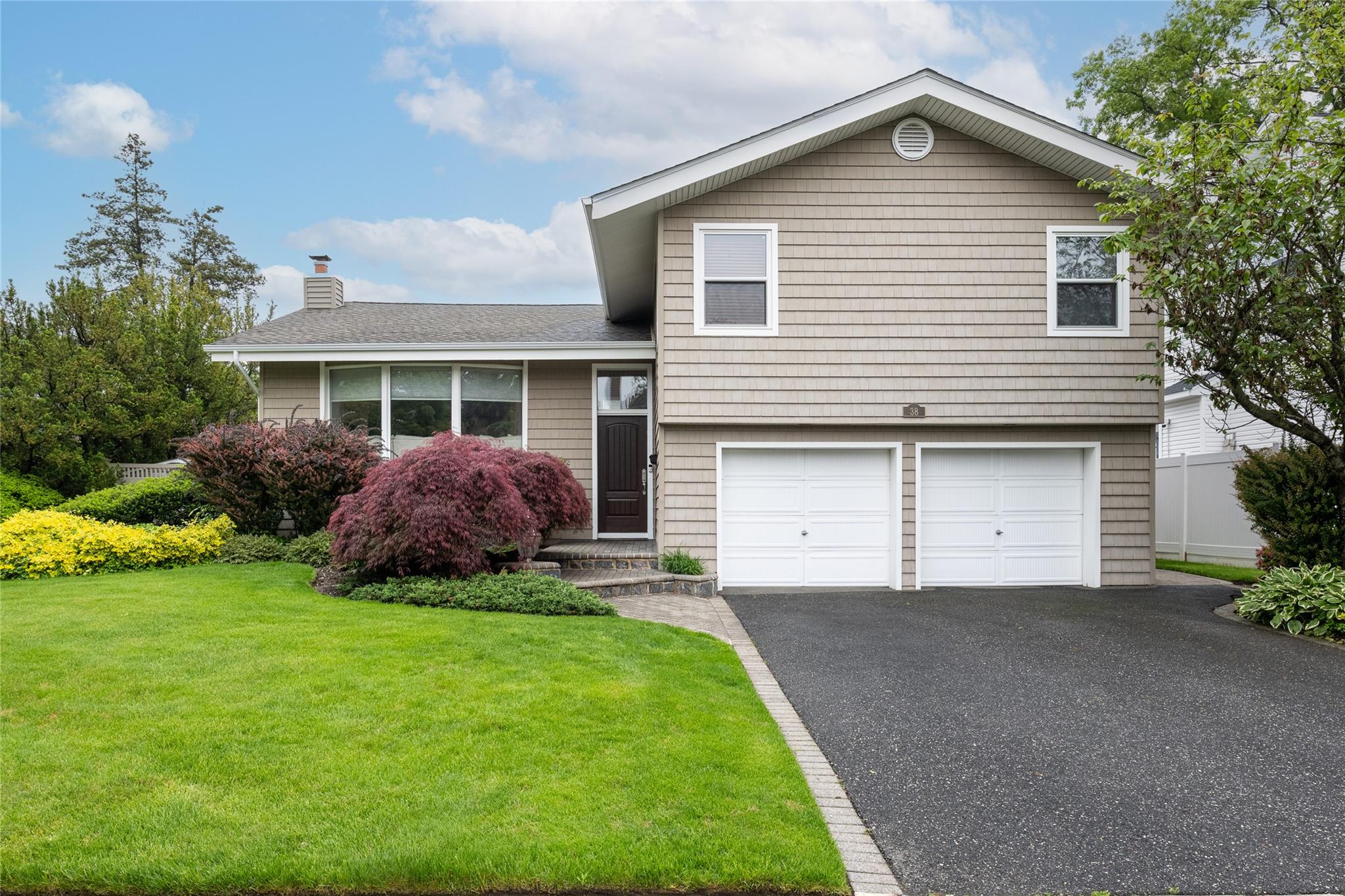 #1 photo, 38 Fountain Lane, Jericho , NY 11753