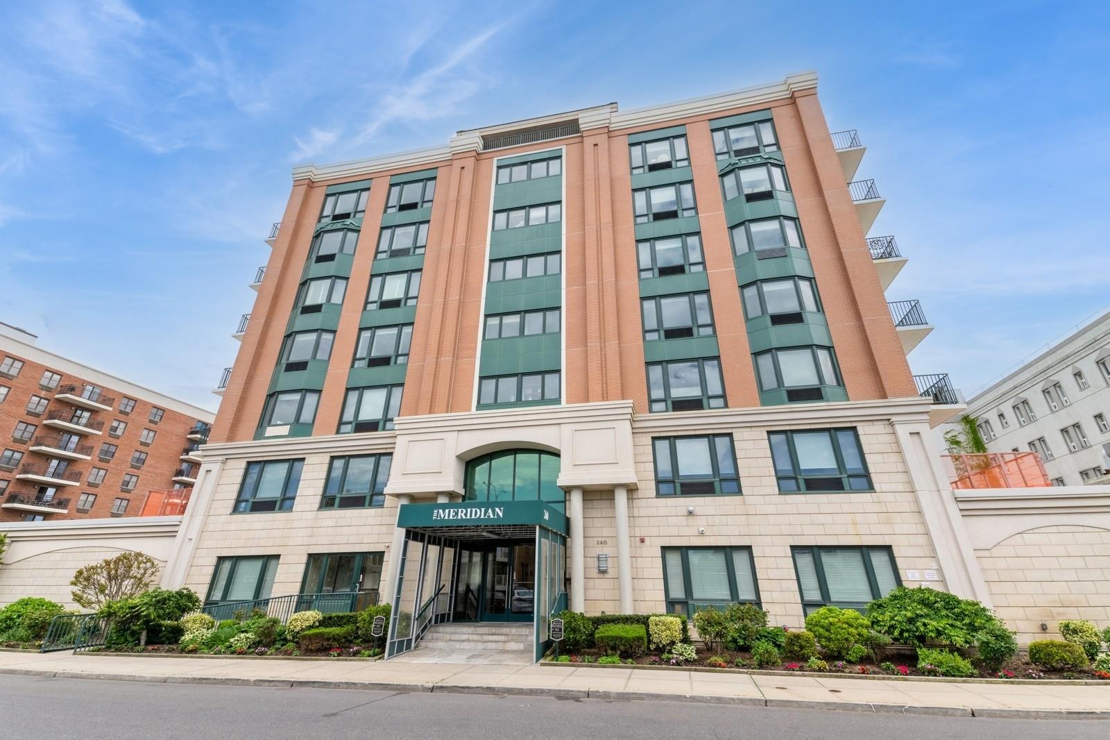 #1 photo, 260 W Broadway, ناسو Long Beach , NY 11561