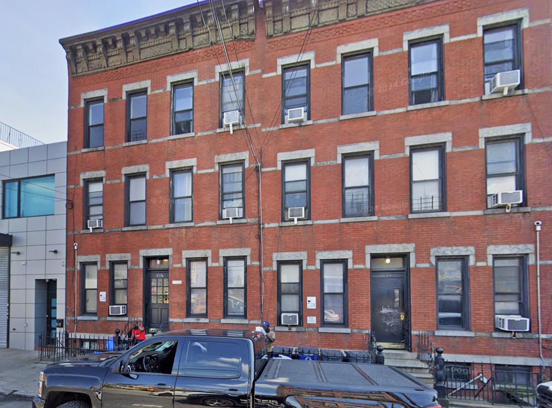 #2 photo, 3134-3136 GREENPOINT Avenue, クイーンズ区 Long Island City , NY 11101